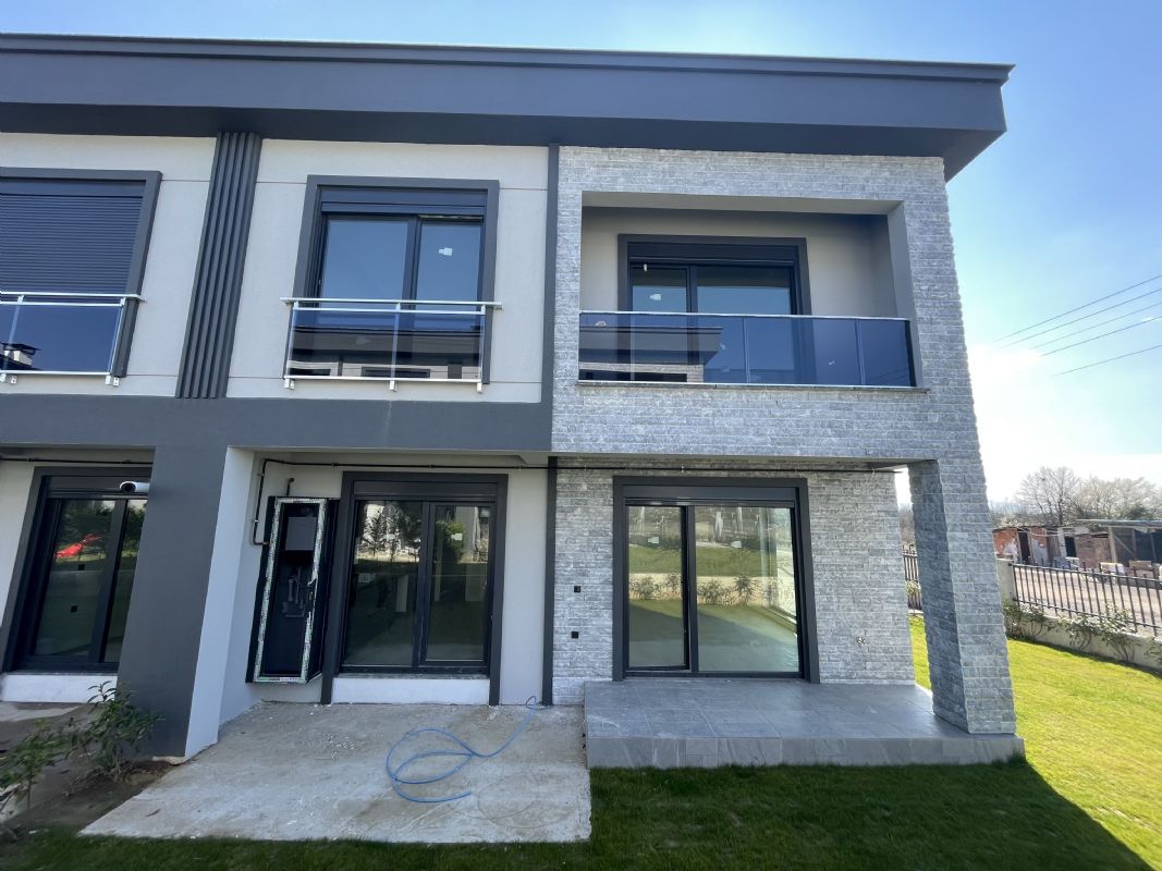 DÜZCE KUYUMCUHACIAİLDE SATILIK OTURUMA HAZIR 4+1 LÜX VİLLALAR