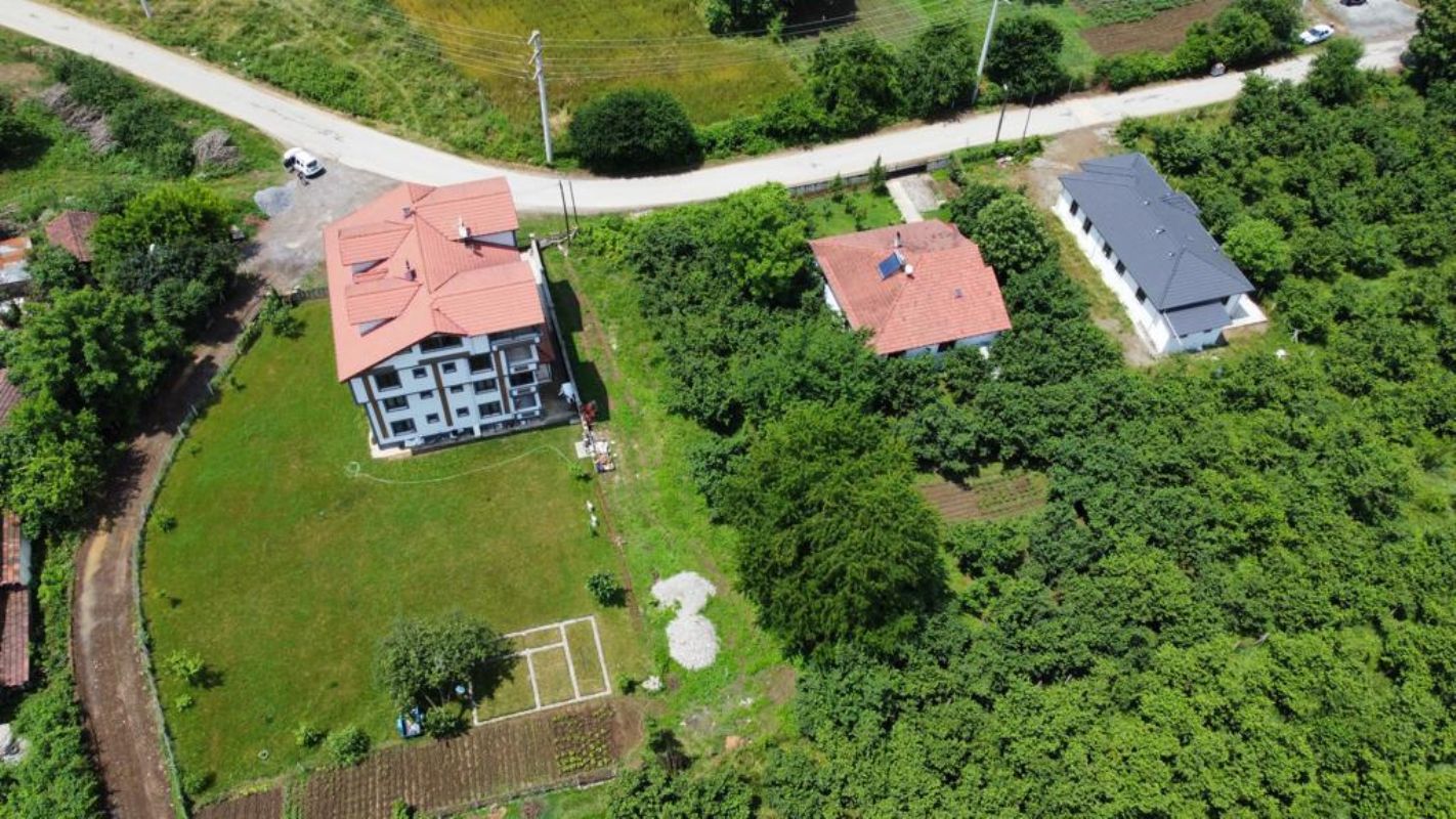 DÜZCE MERKEZ GÖKÇE KÖYÜNDE VİLLA YAPIMINA UYGUN SATILIK ARSA