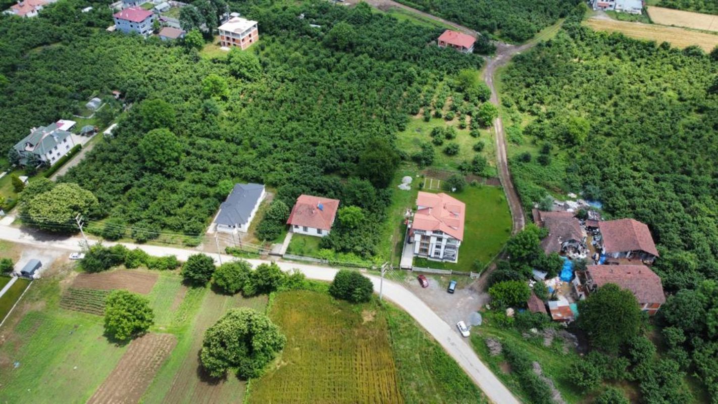 DÜZCE MERKEZ GÖKÇE KÖYÜNDE VİLLA YAPIMINA UYGUN SATILIK ARSA
