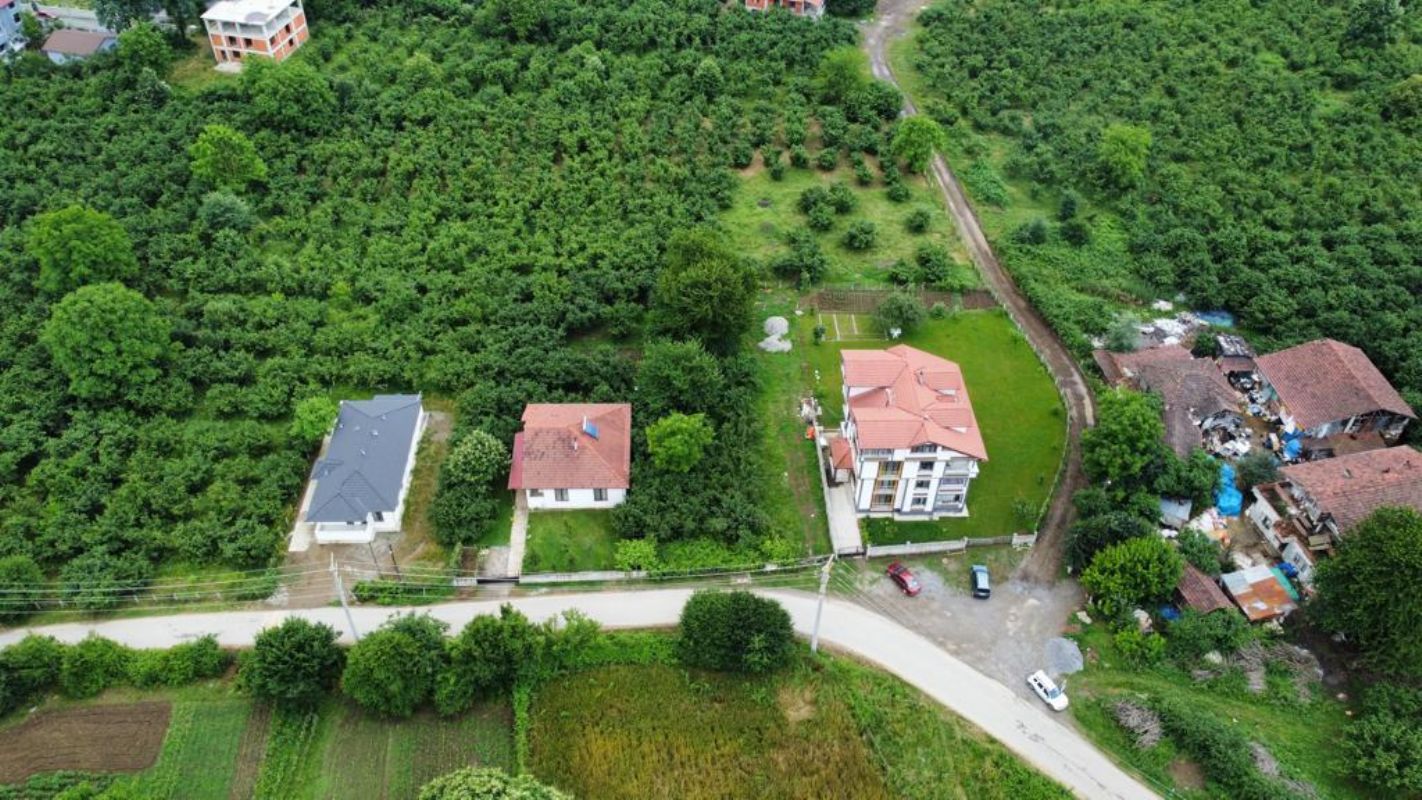 DÜZCE MERKEZ GÖKÇE KÖYÜNDE VİLLA YAPIMINA UYGUN SATILIK ARSA