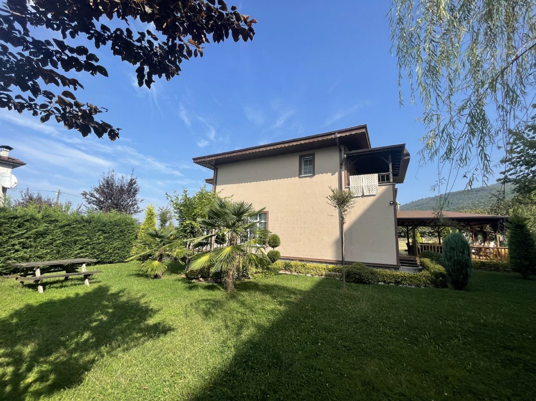 DÜZCE MERKEZ ?AYDPINPINAR KÖYÜNDE  SATILIK 5+2 350 M2 SATILIK V