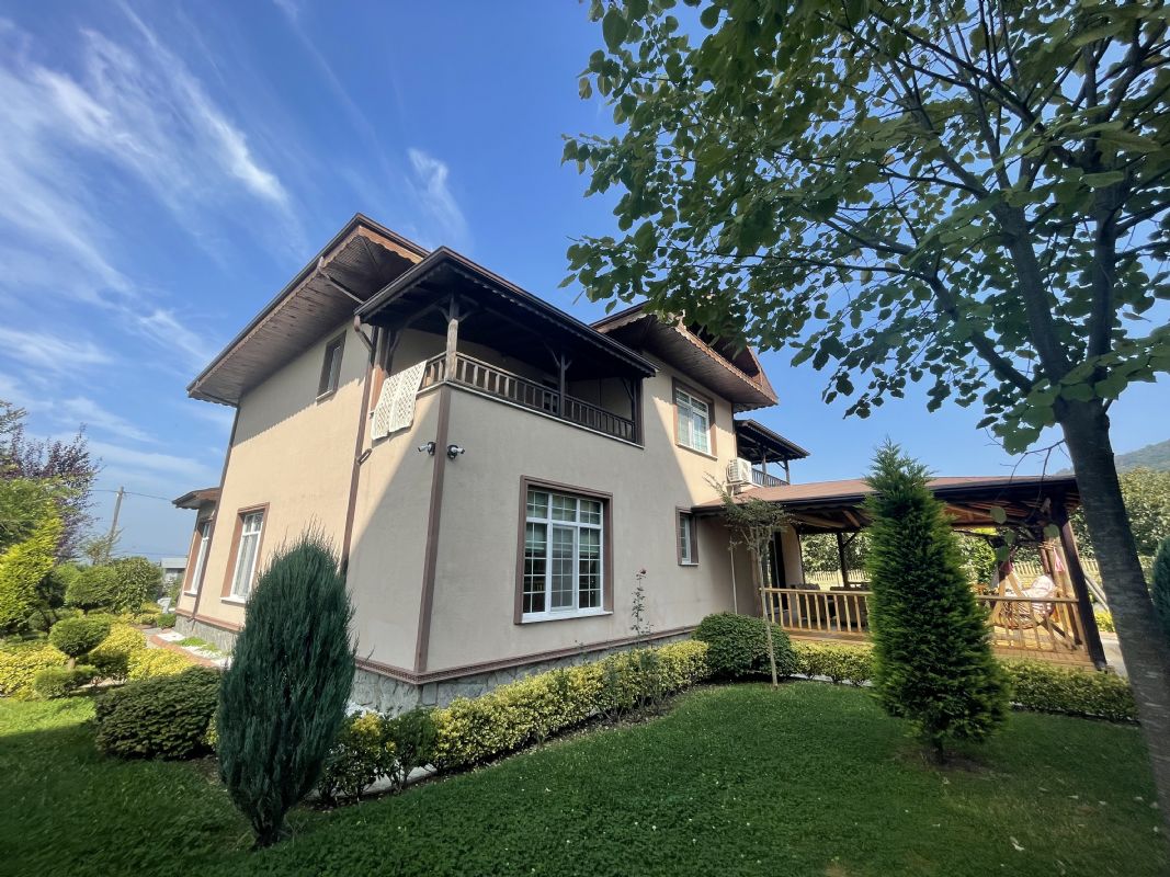 DÜZCE MERKEZ ?AYDPINPINAR KÖYÜNDE  SATILIK 5+2 350 M2 SATILIK V