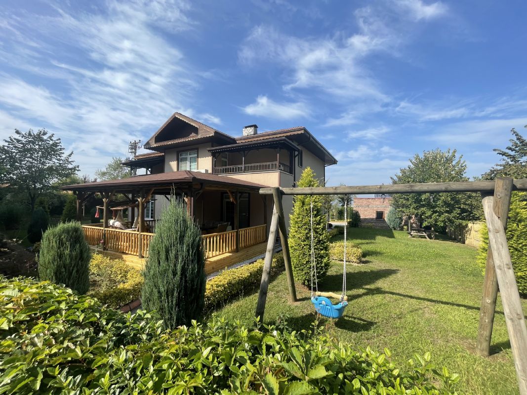 DÜZCE MERKEZ ?AYDPINPINAR KÖYÜNDE  SATILIK 5+2 350 M2 SATILIK V