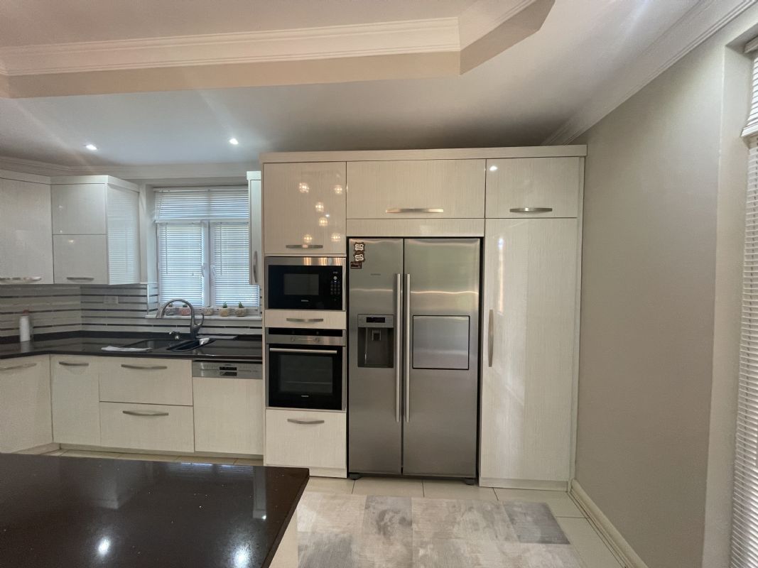 DÜZCE MERKEZ ?AYDPINPINAR KÖYÜNDE  SATILIK 5+2 350 M2 SATILIK V