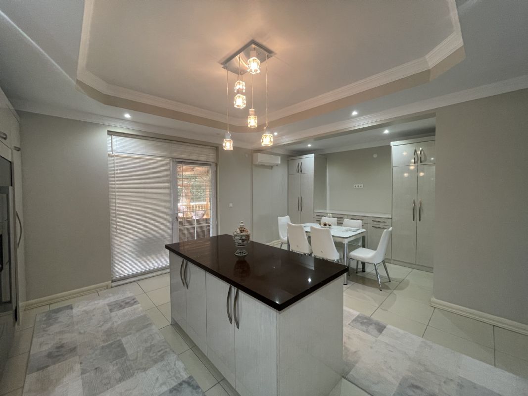 DÜZCE MERKEZ ?AYDPINPINAR KÖYÜNDE  SATILIK 5+2 350 M2 SATILIK V