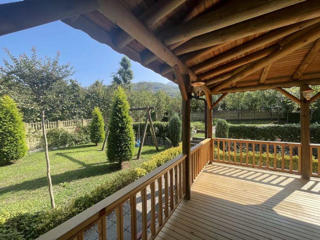 DÜZCE MERKEZ ?AYDPINPINAR KÖYÜNDE  SATILIK 5+2 350 M2 SATILIK V