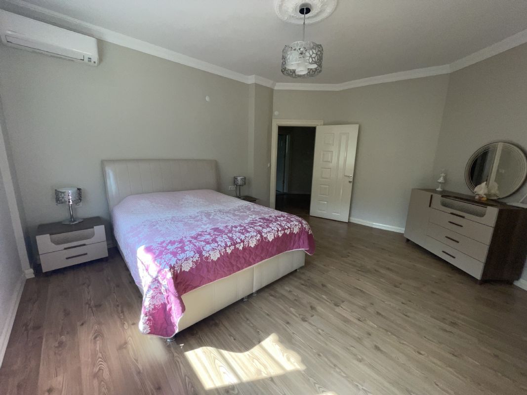 DÜZCE MERKEZ ?AYDPINPINAR KÖYÜNDE  SATILIK 5+2 350 M2 SATILIK V