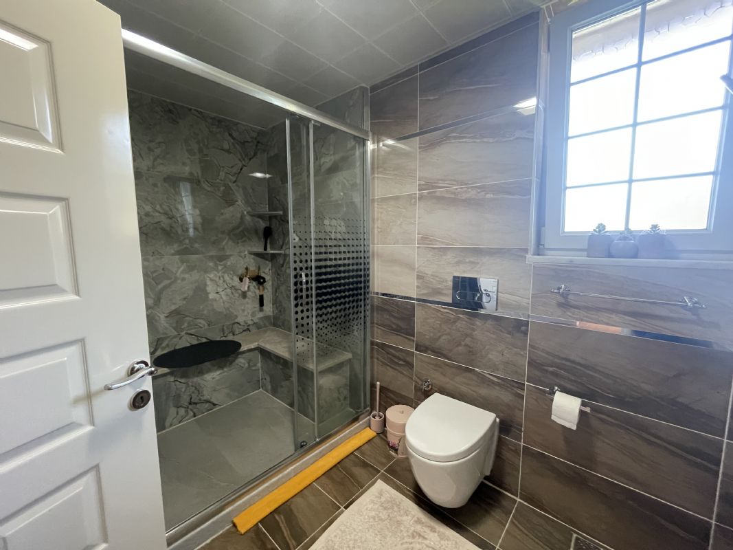 DÜZCE MERKEZ ?AYDPINPINAR KÖYÜNDE  SATILIK 5+2 350 M2 SATILIK V