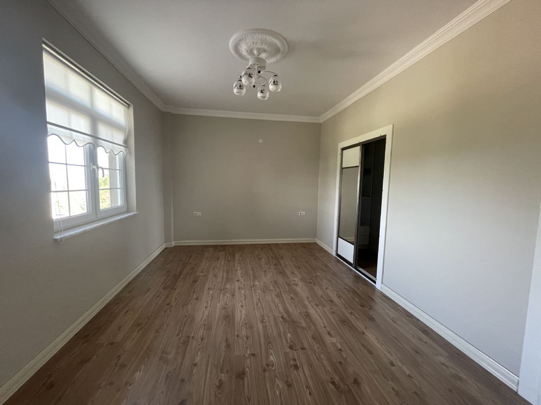 DÜZCE MERKEZ ?AYDPINPINAR KÖYÜNDE  SATILIK 5+2 350 M2 SATILIK V