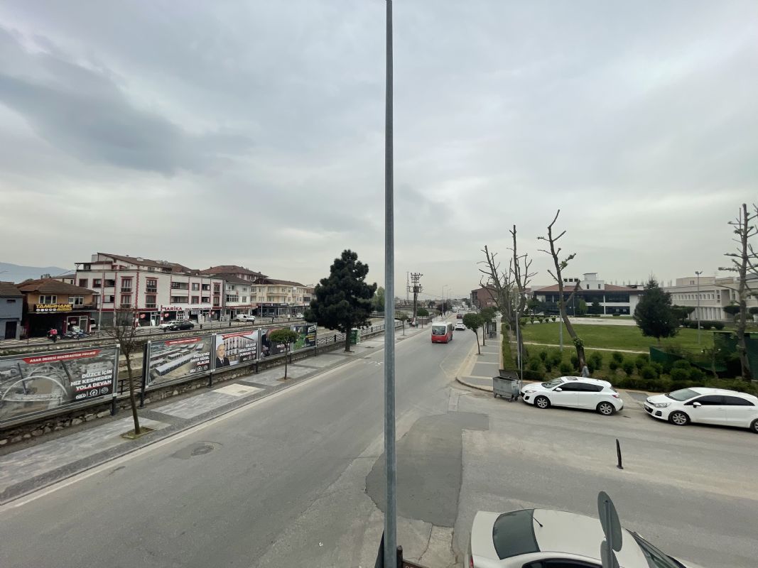 DÜZCEM MERKEZ VALİLİK YANINDA KOMPLE SATILIK BİNA