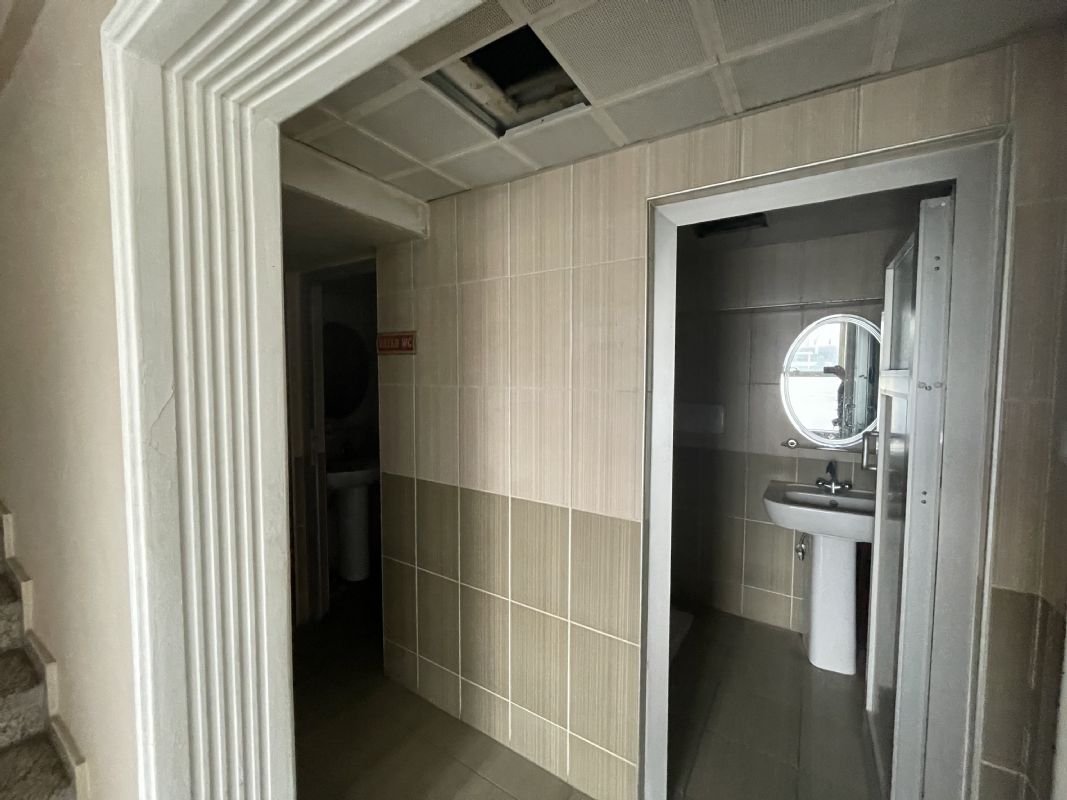 DÜZCEM MERKEZ VALİLİK YANINDA KOMPLE SATILIK BİNA