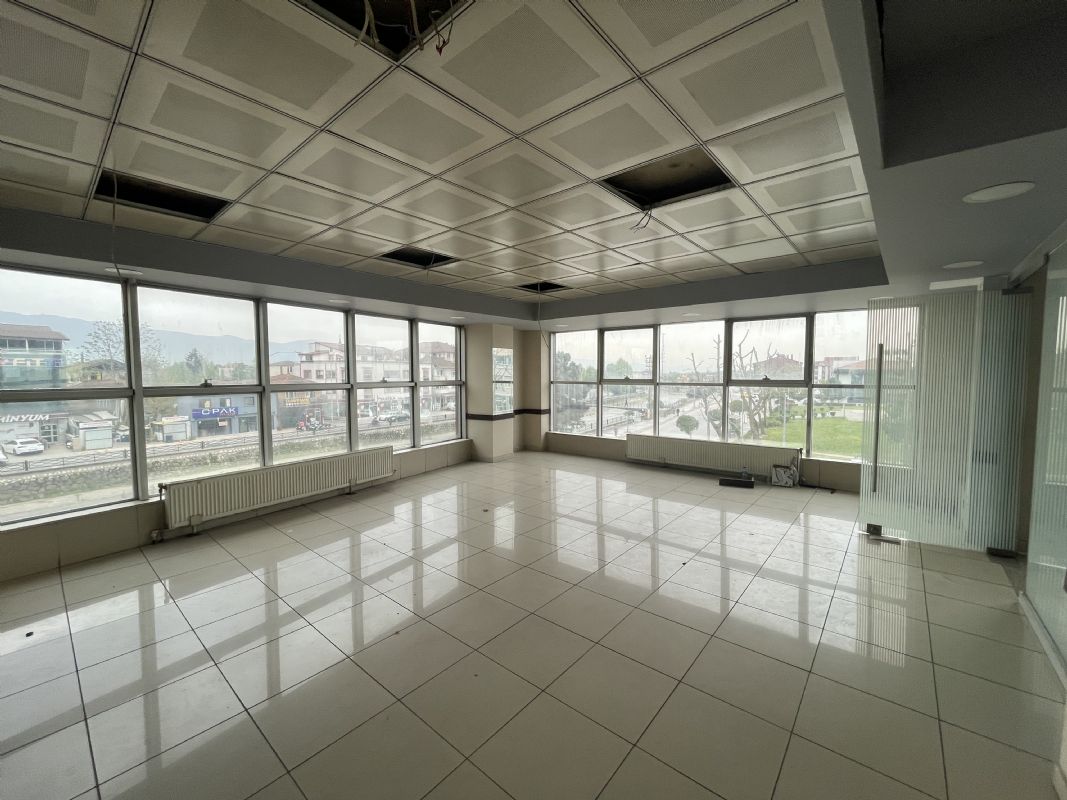 DÜZCEM MERKEZ VALİLİK YANINDA KOMPLE SATILIK BİNA