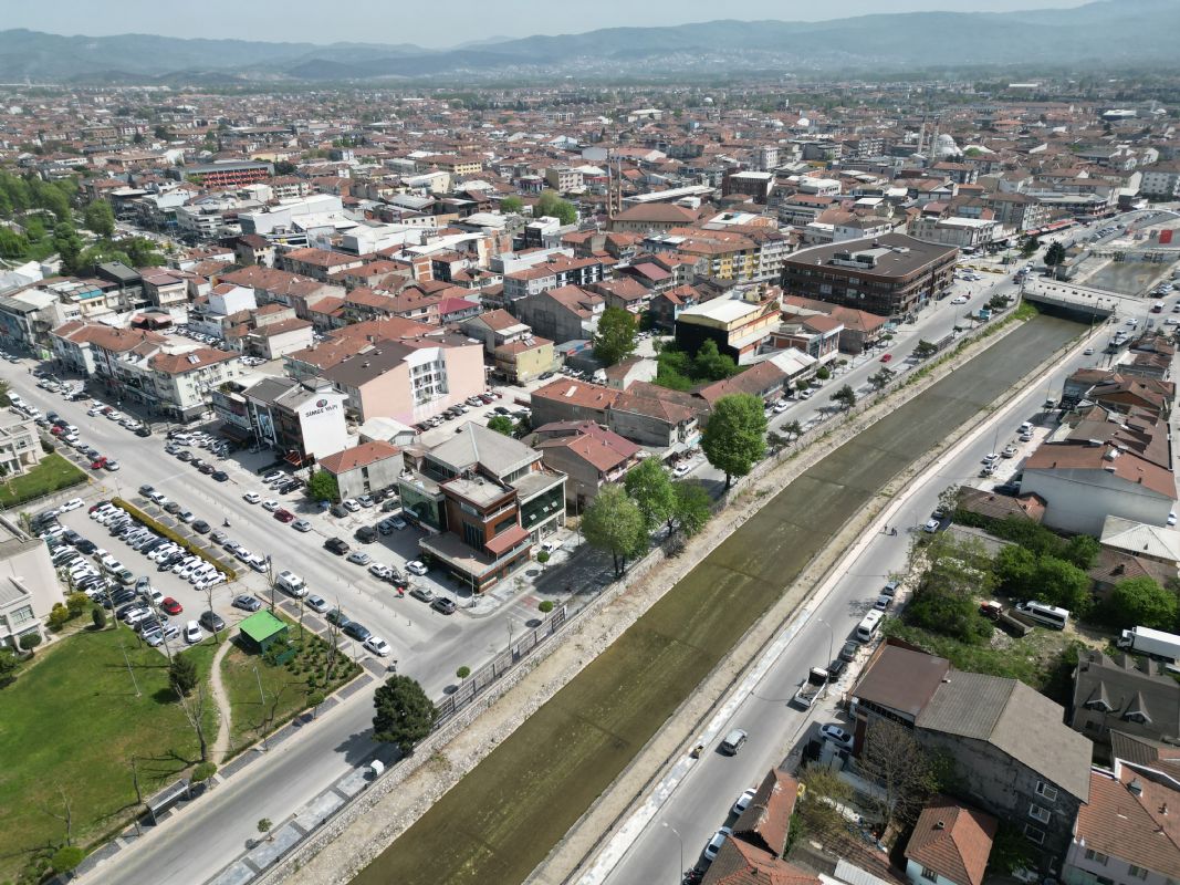 DÜZCEM MERKEZ VALİLİK YANINDA KOMPLE SATILIK BİNA