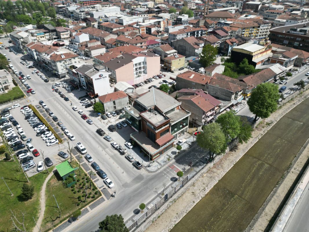 DÜZCEM MERKEZ VALİLİK YANINDA KOMPLE SATILIK BİNA