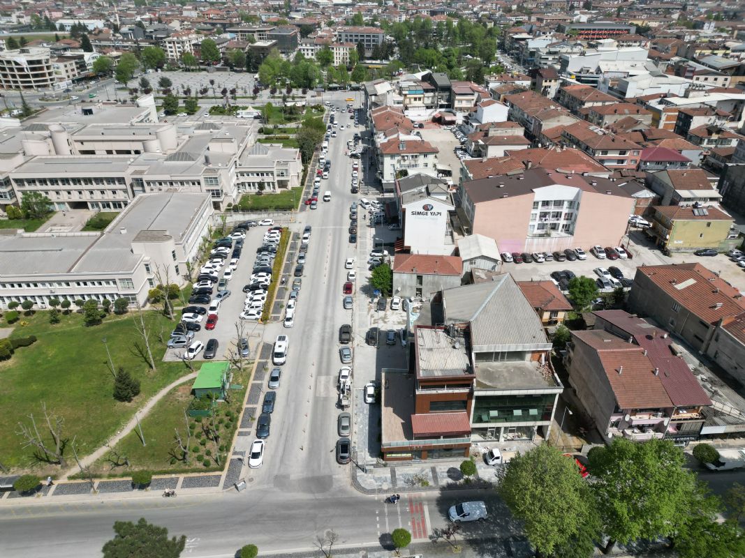 DÜZCEM MERKEZ VALİLİK YANINDA KOMPLE SATILIK BİNA
