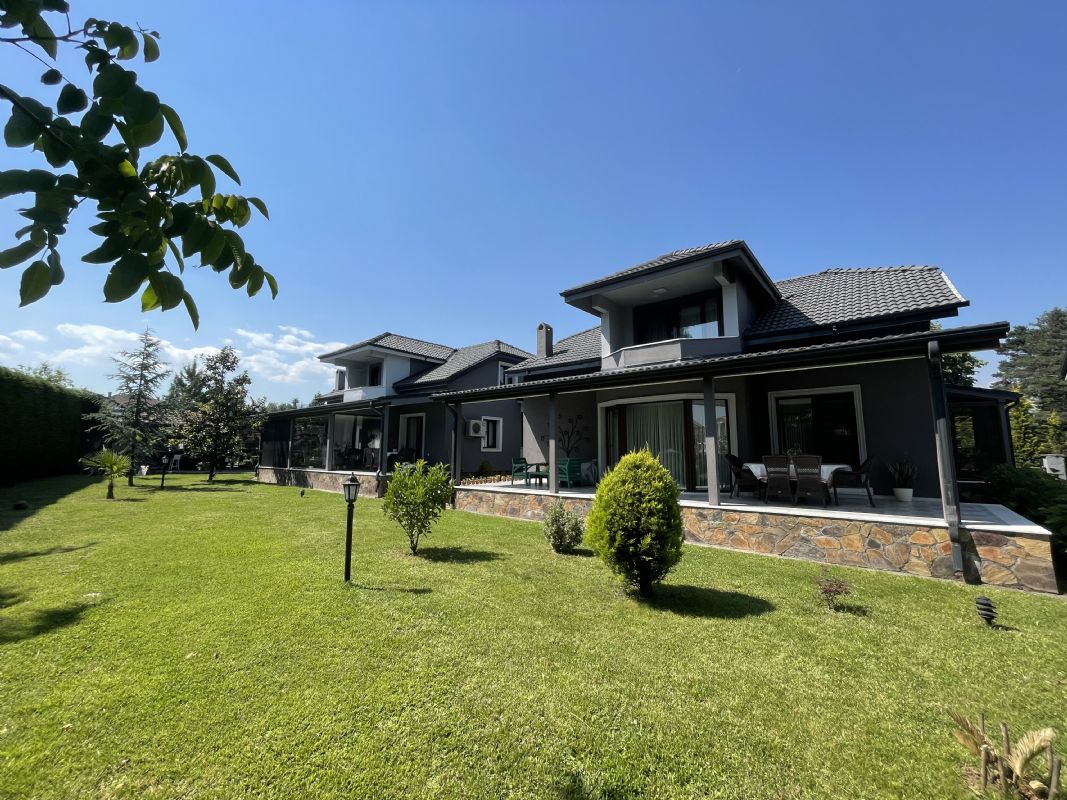 DÜZCE GÜMÜŞPINAR MAH SATILIK 4+2 SİTE İÇİNDE SATILIK VİLLA