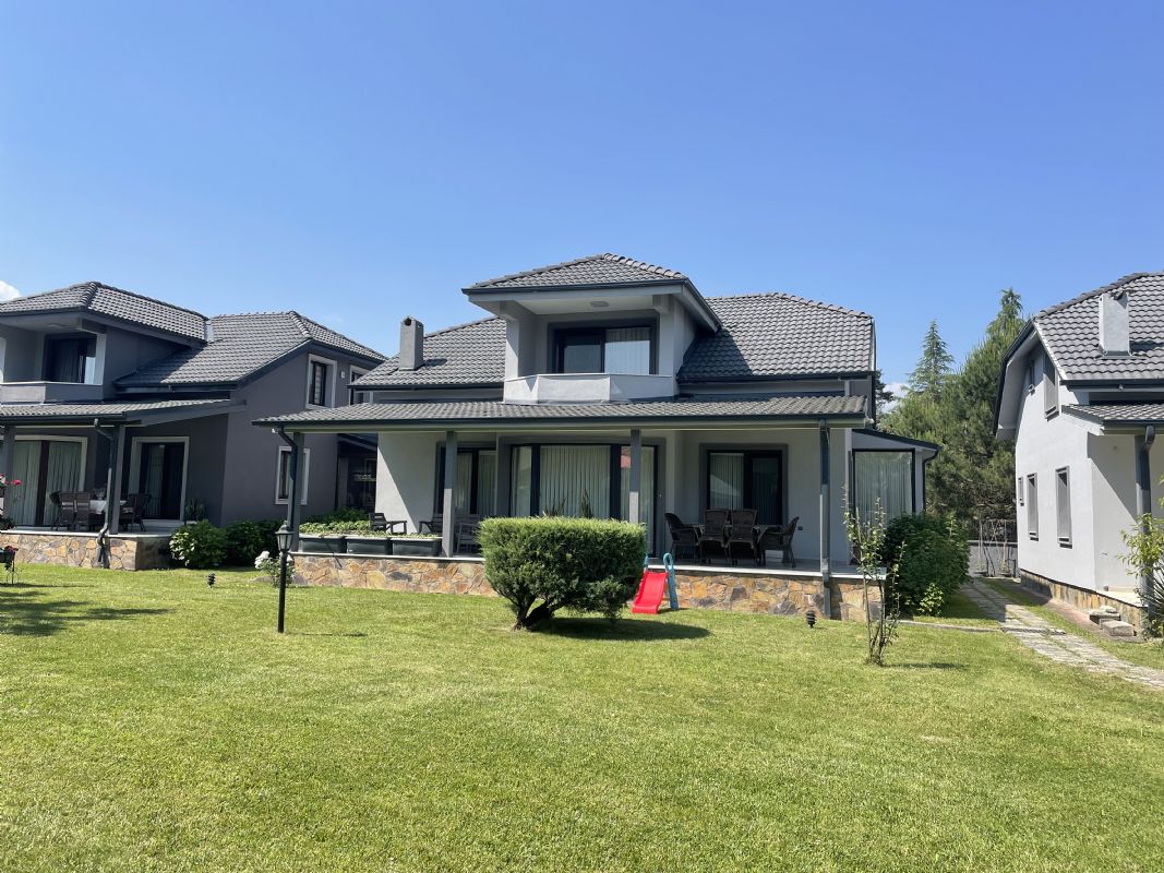 DÜZCE GÜMÜŞPINAR MAH SATILIK 4+2 SİTE İÇİNDE SATILIK VİLLA