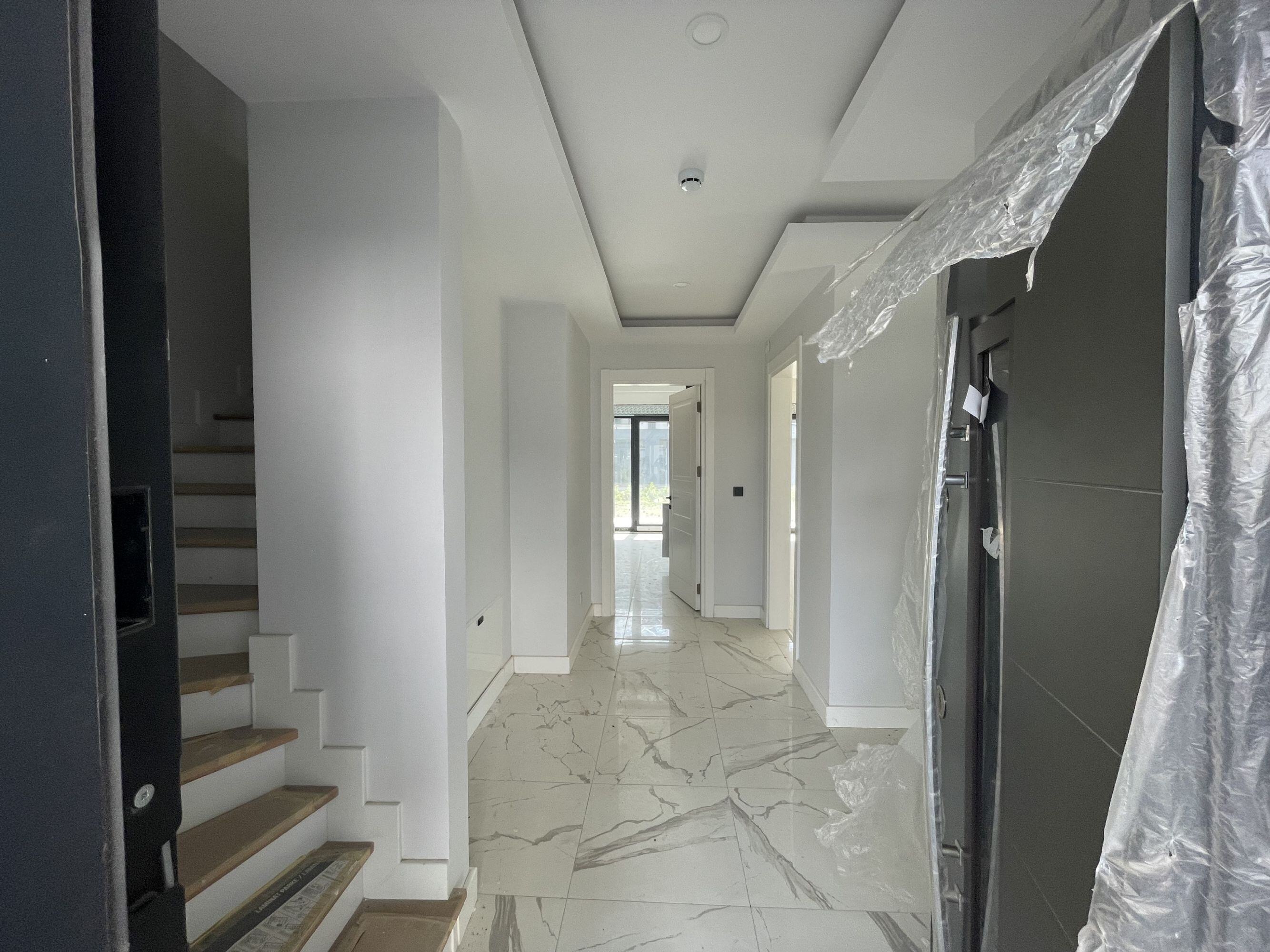 DÜZCE MERKEZ KUYUMCU HACIALİDE SATILIK KÖŞE 4+1 LÜX VİLLA