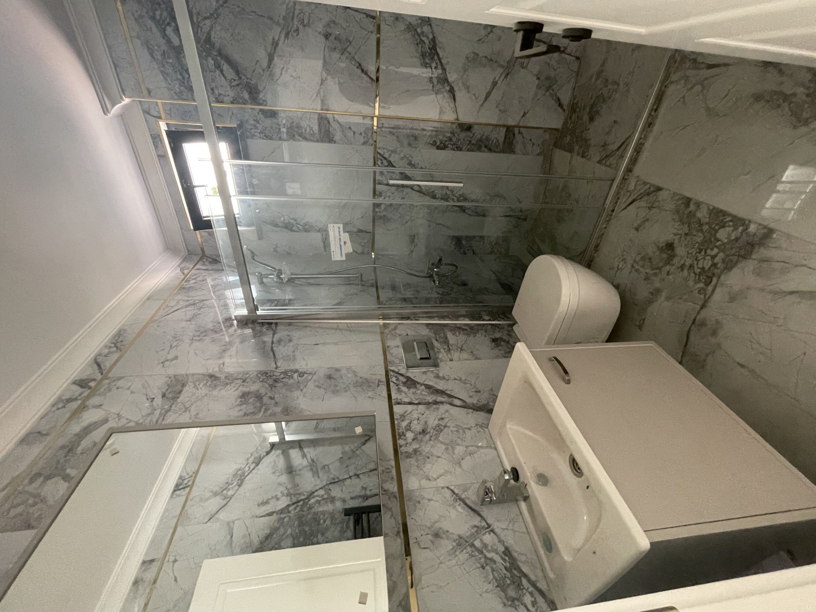 DÜZCE MERKEZ KUYUMCU HACIALİDE SATILIK KÖŞE 4+1 LÜX VİLLA