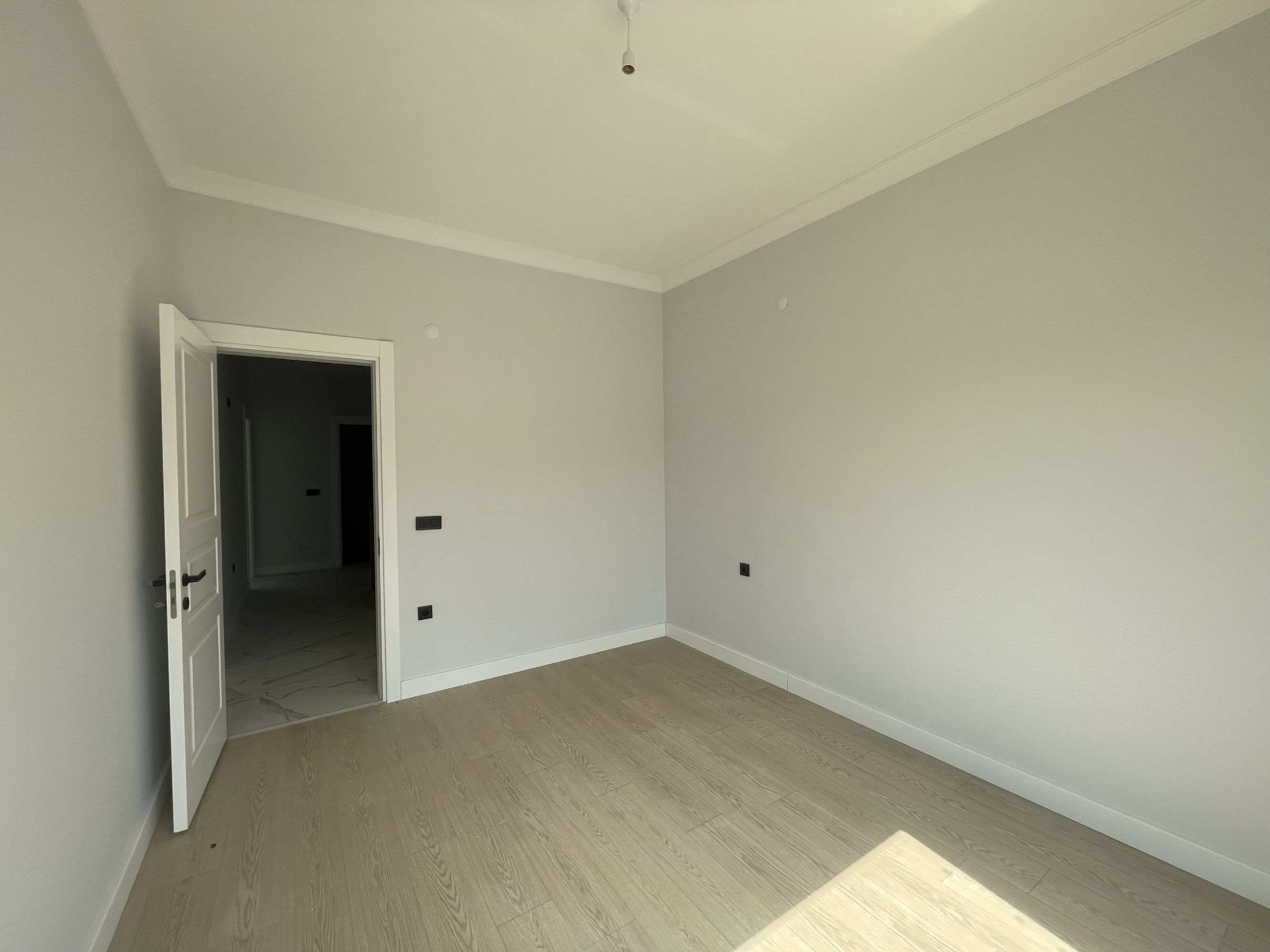 DÜZCE MERKEZ KUYUMCU HACIALİDE SATILIK KÖŞE 4+1 LÜX VİLLA