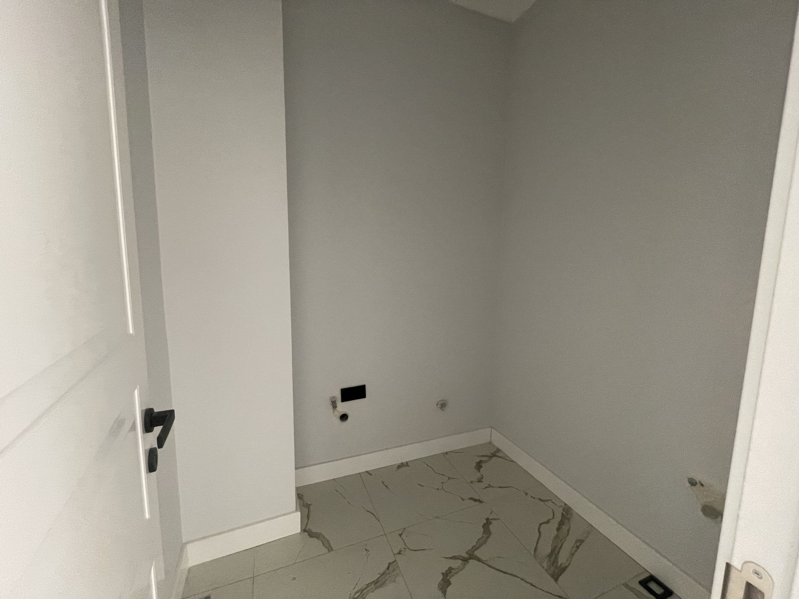 DÜZCE MERKEZ KUYUMCU HACIALİDE SATILIK KÖŞE 4+1 LÜX VİLLA