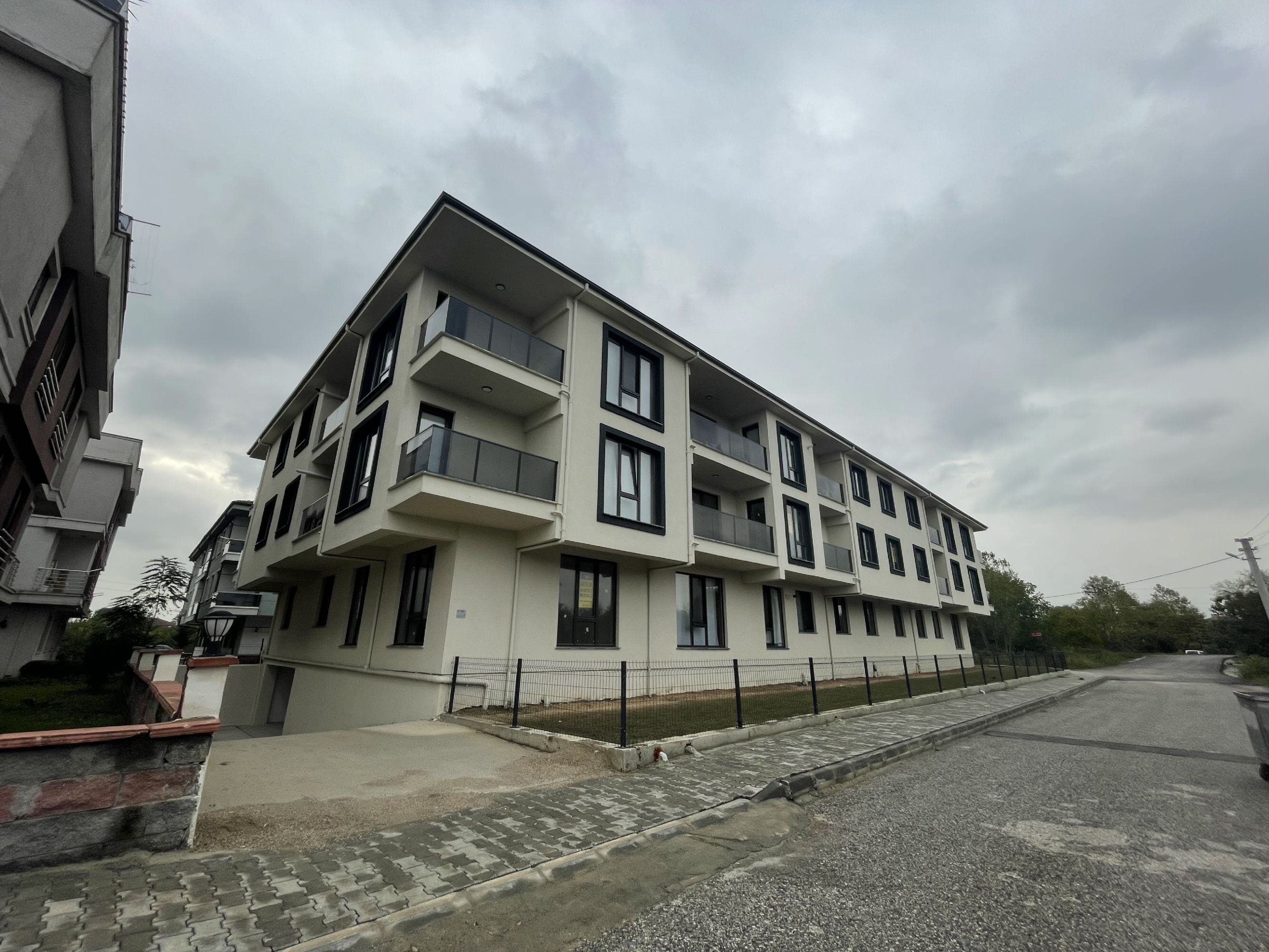 DÜZCE MERKEZ YENİ MAH SATILIK 3+1 & 2+1 BİTMİŞ İSKANLI DAİRELER