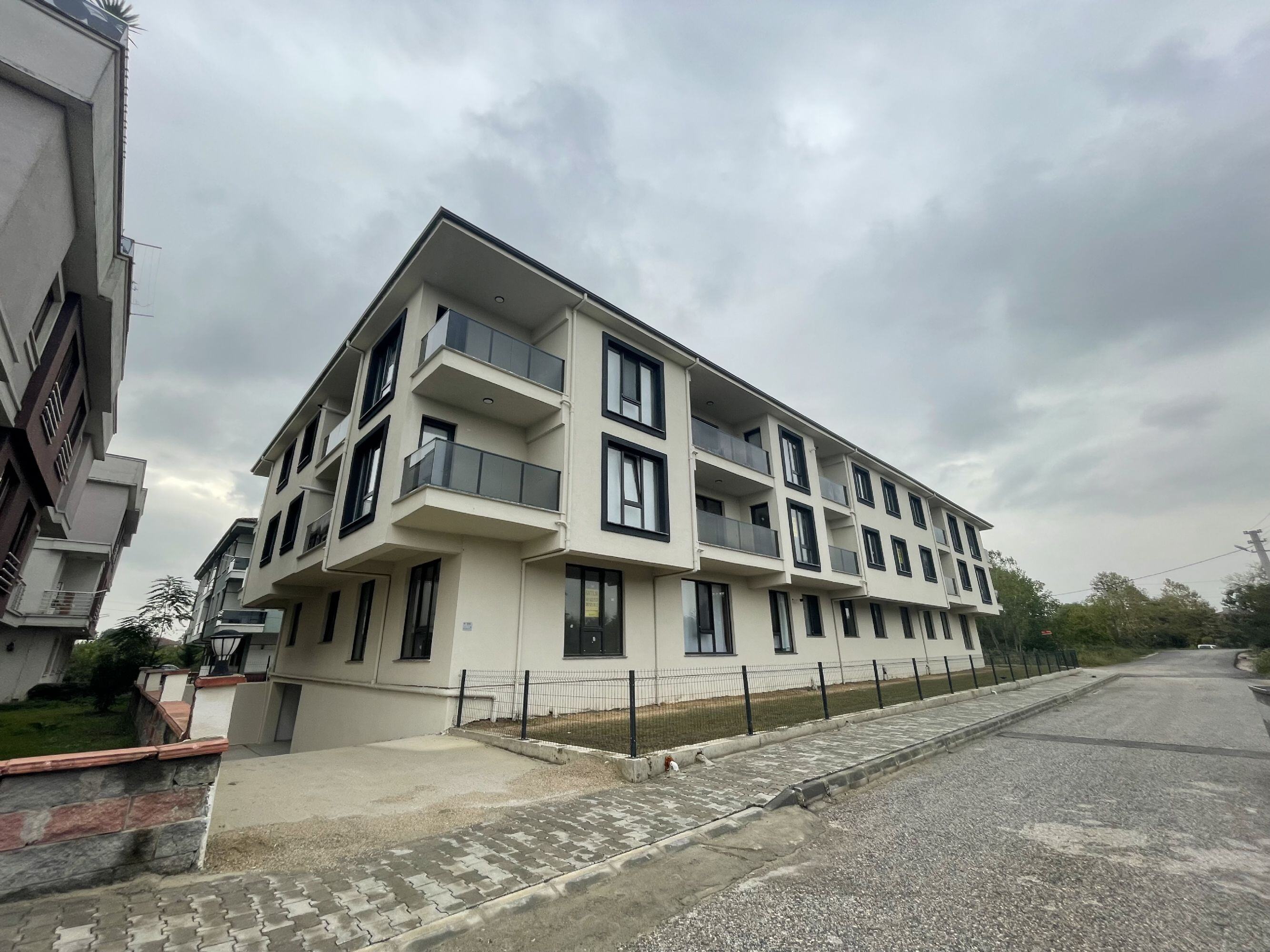 DÜZCE MERKEZ YENİ MAH SATILIK 3+1 & 2+1 BİTMİŞ İSKANLI DAİRELER