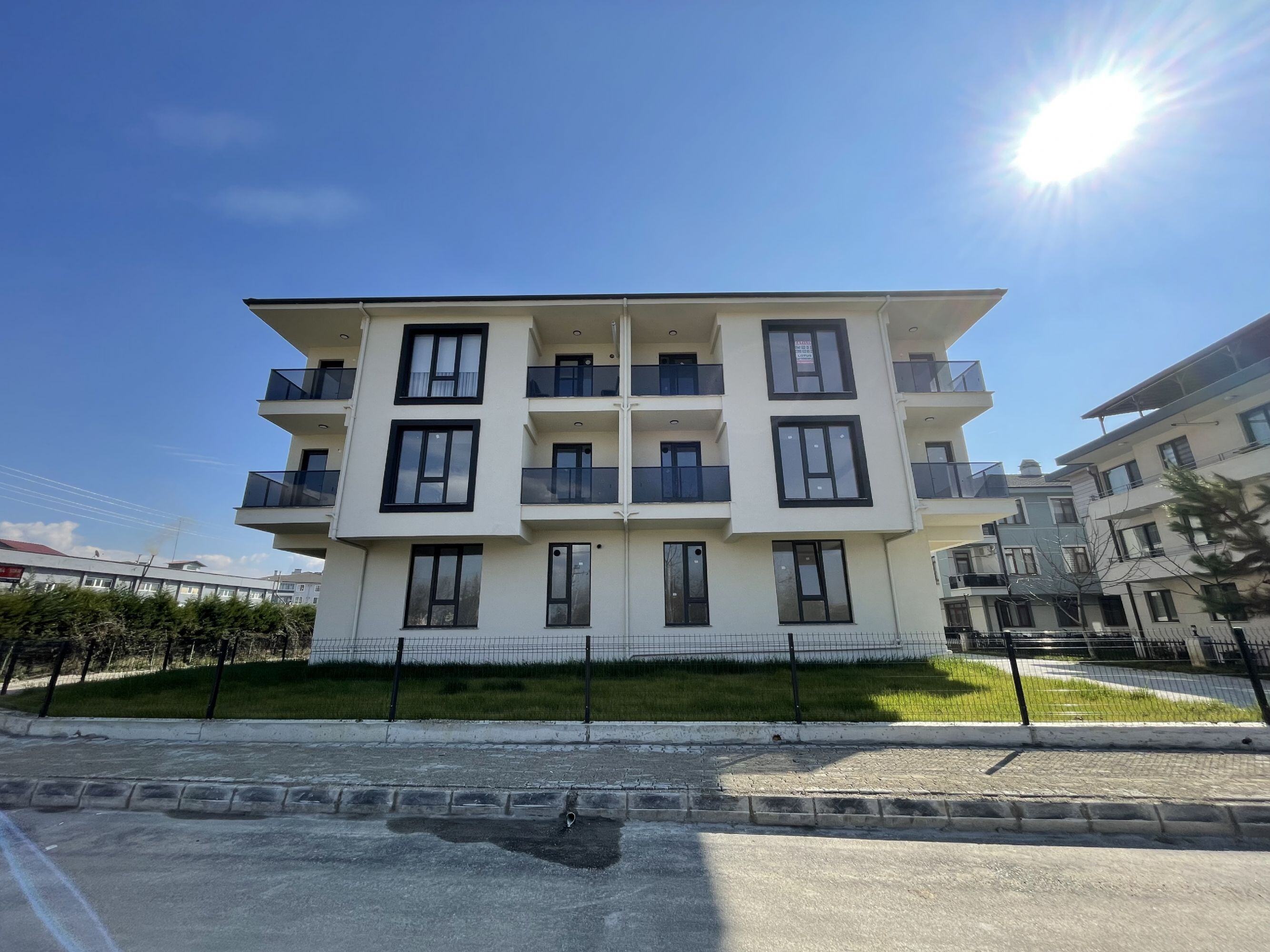 DÜZCE MERKEZ YENİ MAH SATILIK 3+1 & 2+1 BİTMİŞ İSKANLI DAİRELER