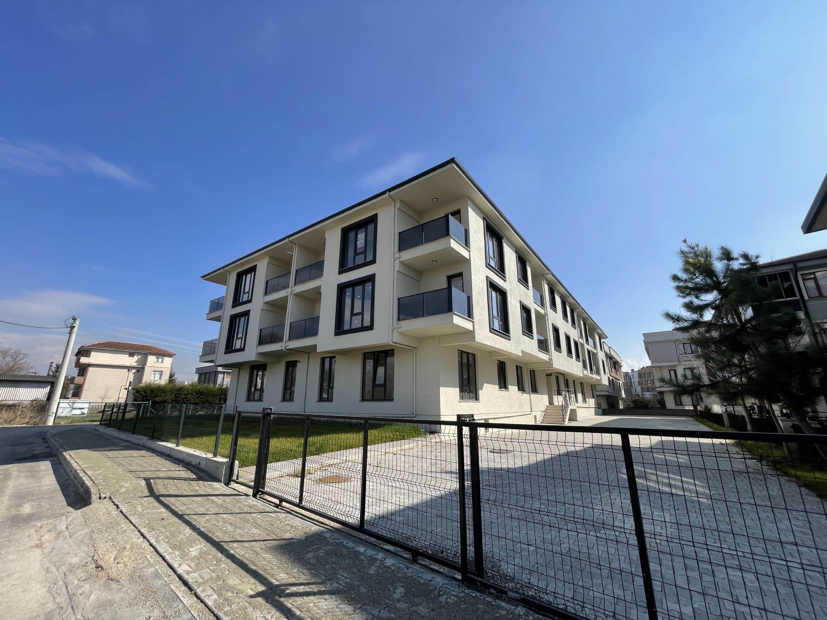 DÜZCE MERKEZ YENİ MAH SATILIK 3+1 & 2+1 BİTMİŞ İSKANLI DAİRELER