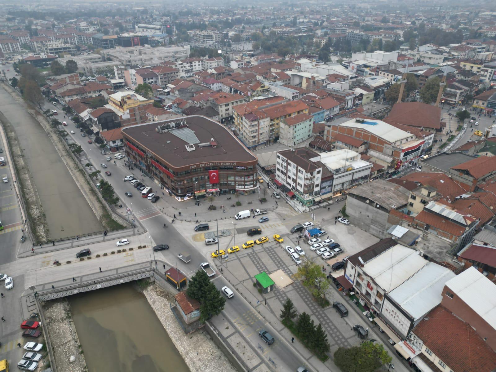 DÜZCE MERKEZ PAK EKİZCELİ İŞ MERKEZİNDE SATILIK KÖŞE OFİS & BÜRO