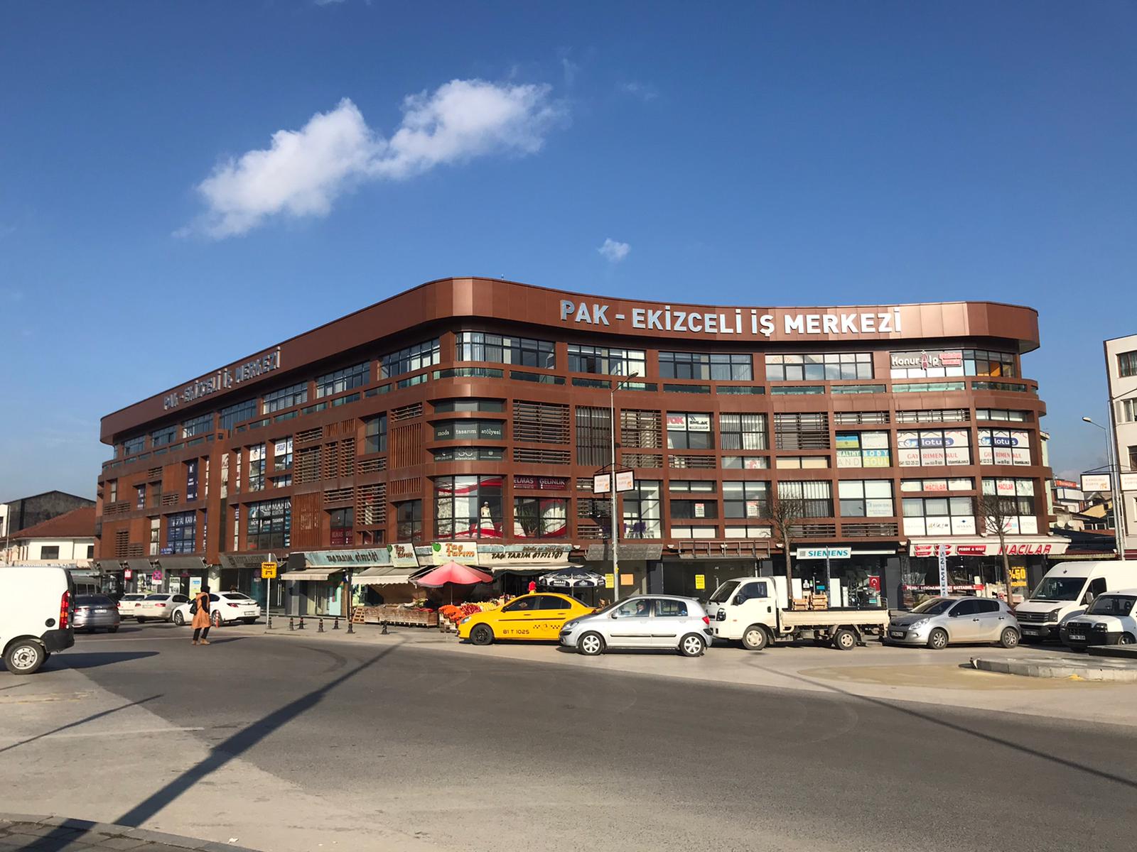 DÜZCE MERKEZ PAK EKİZCELİ İŞ MERKEZİNDE SATILIK KÖŞE OFİS & BÜRO