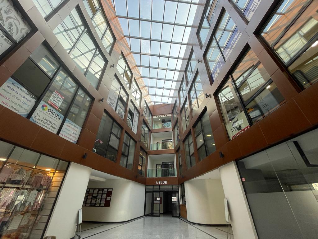 DÜZCE MERKEZ PAK EKİZCELİ İŞ MERKEZİNDE SATILIK KÖŞE OFİS & BÜRO