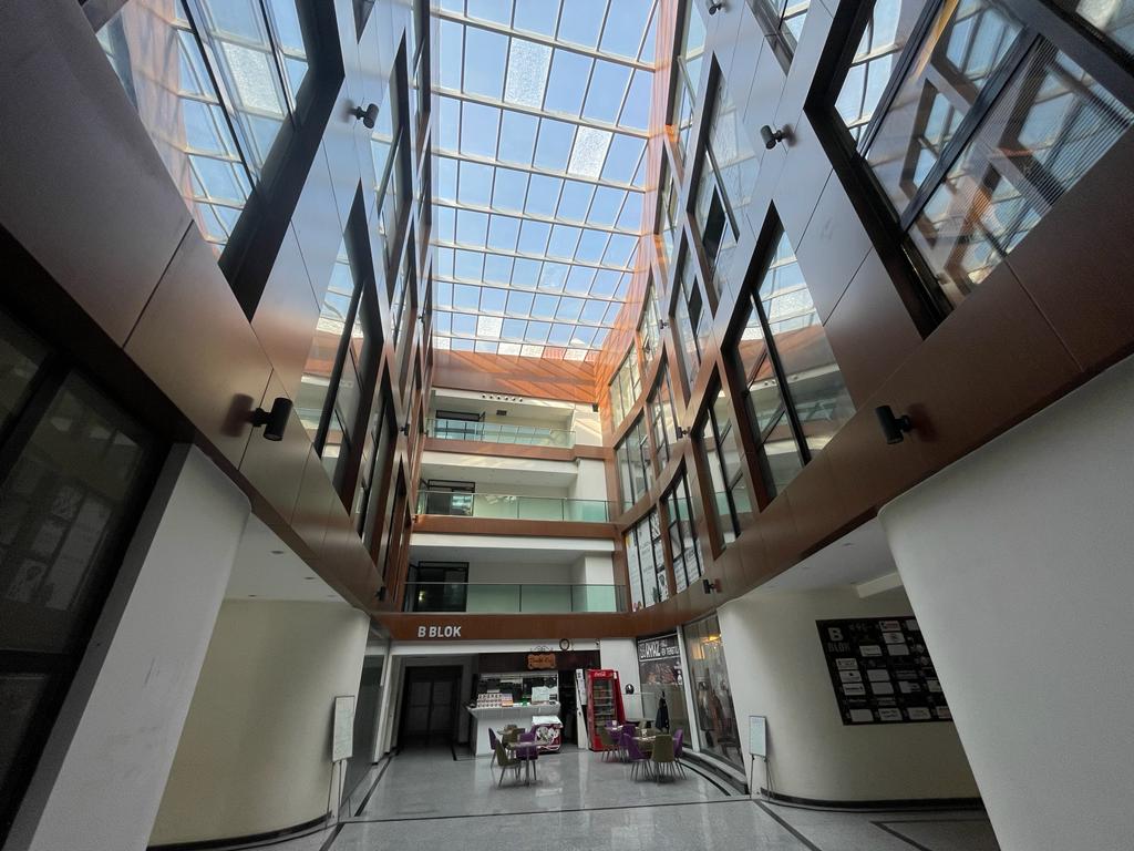 DÜZCE MERKEZ PAK EKİZCELİ İŞ MERKEZİNDE SATILIK KÖŞE OFİS & BÜRO