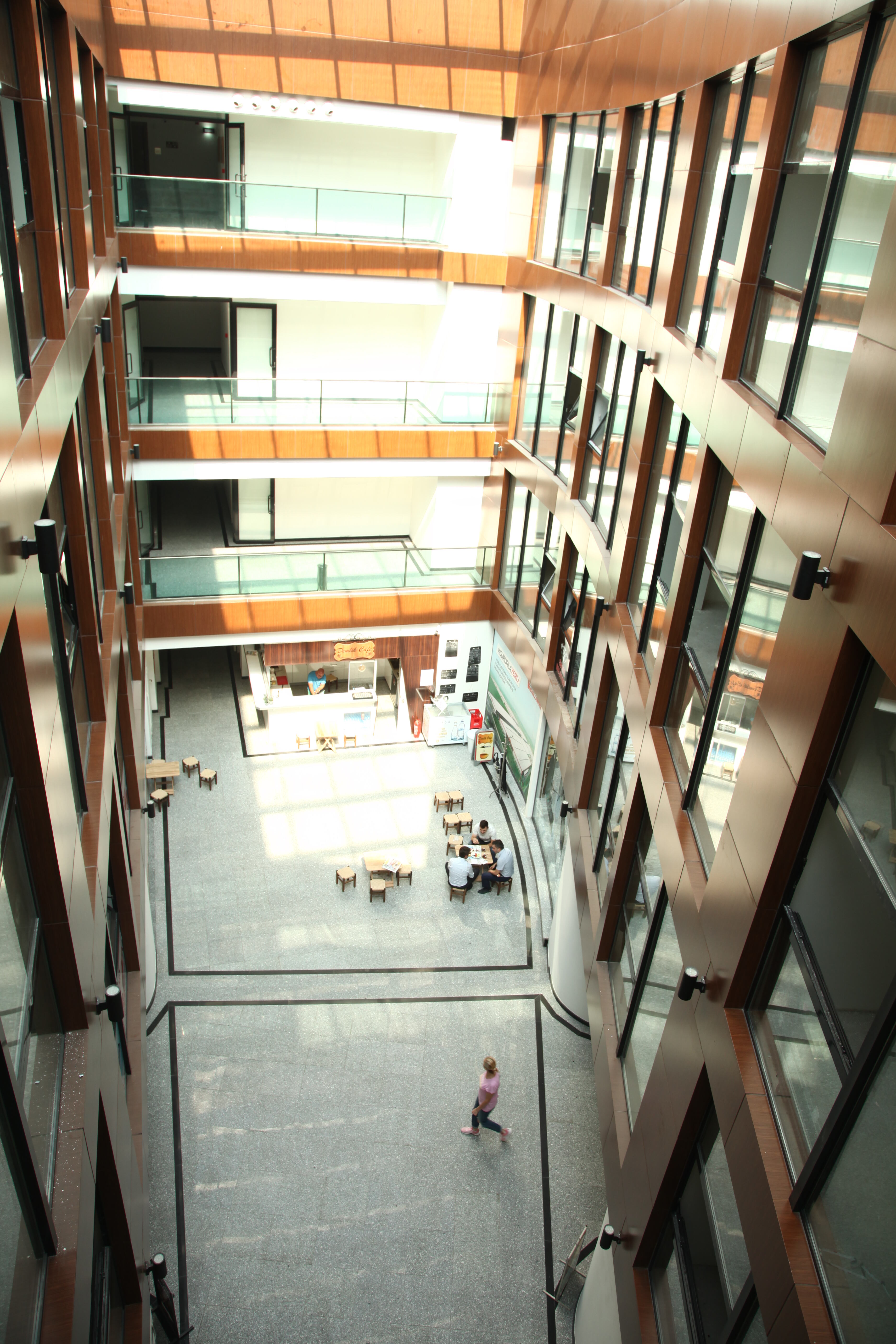 DÜZCE MERKEZ PAK EKİZCELİ İŞ MERKEZİNDE SATILIK KÖŞE OFİS & BÜRO