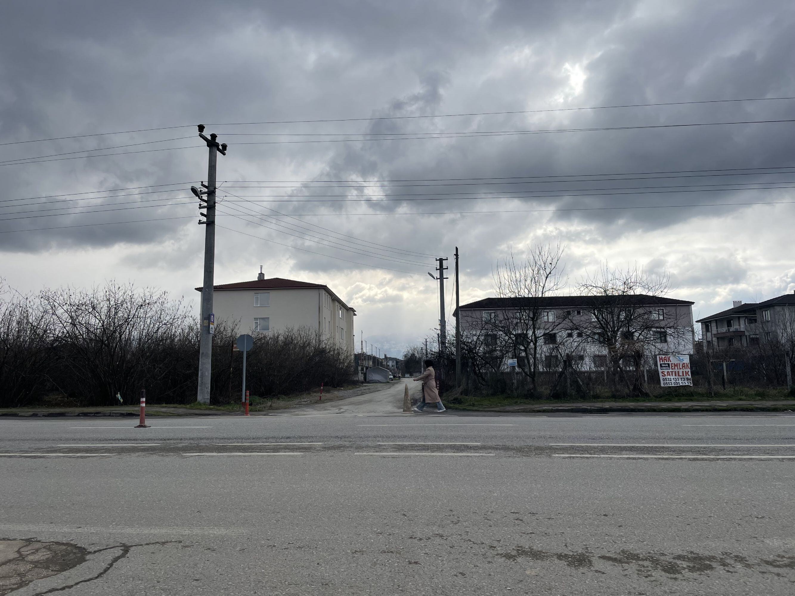 DÜZCE MERKEZ CUMHURİYET MAH SATILIK İMARLI ARSA