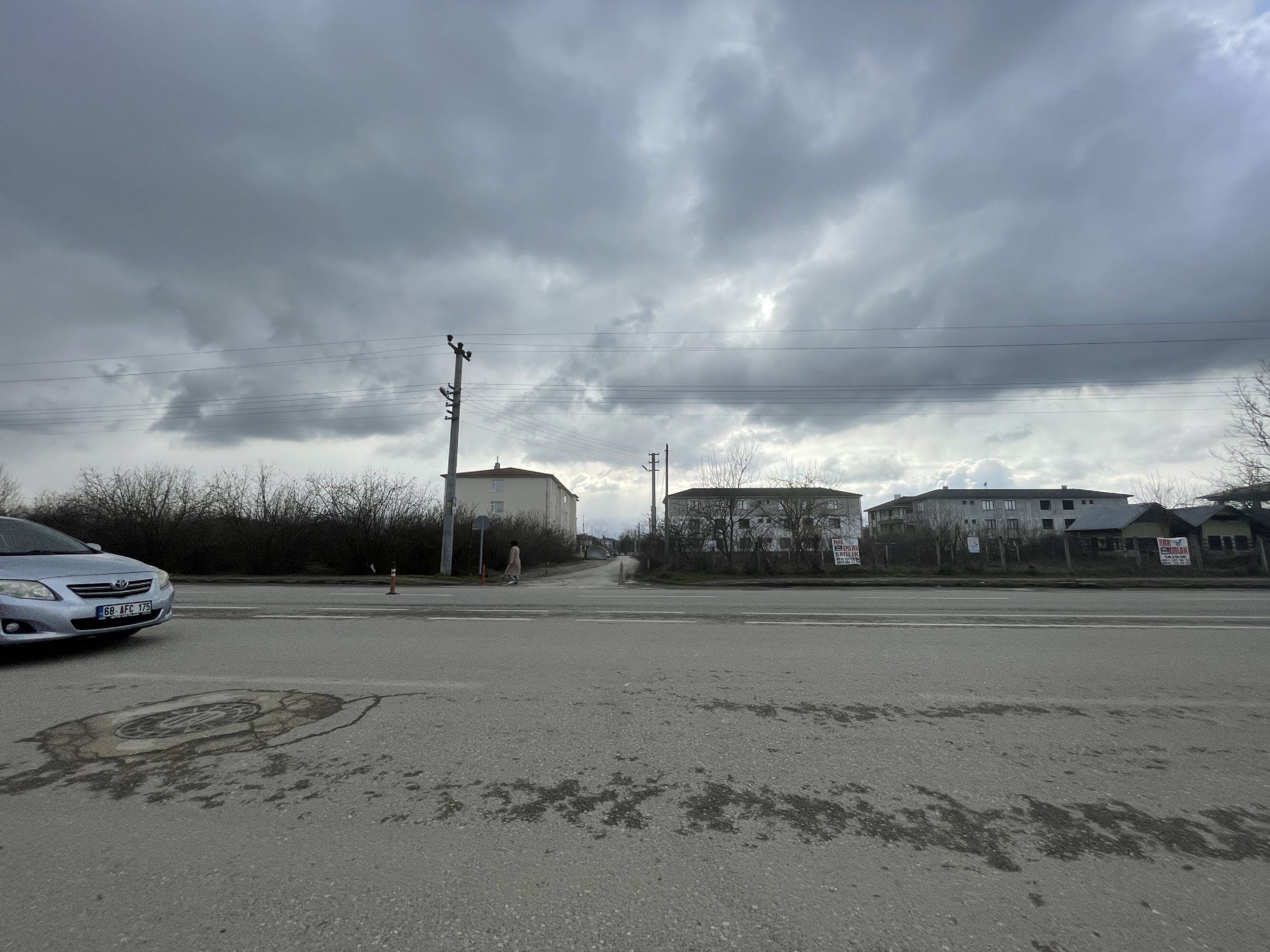 DÜZCE MERKEZ CUMHURİYET MAH SATILIK İMARLI ARSA