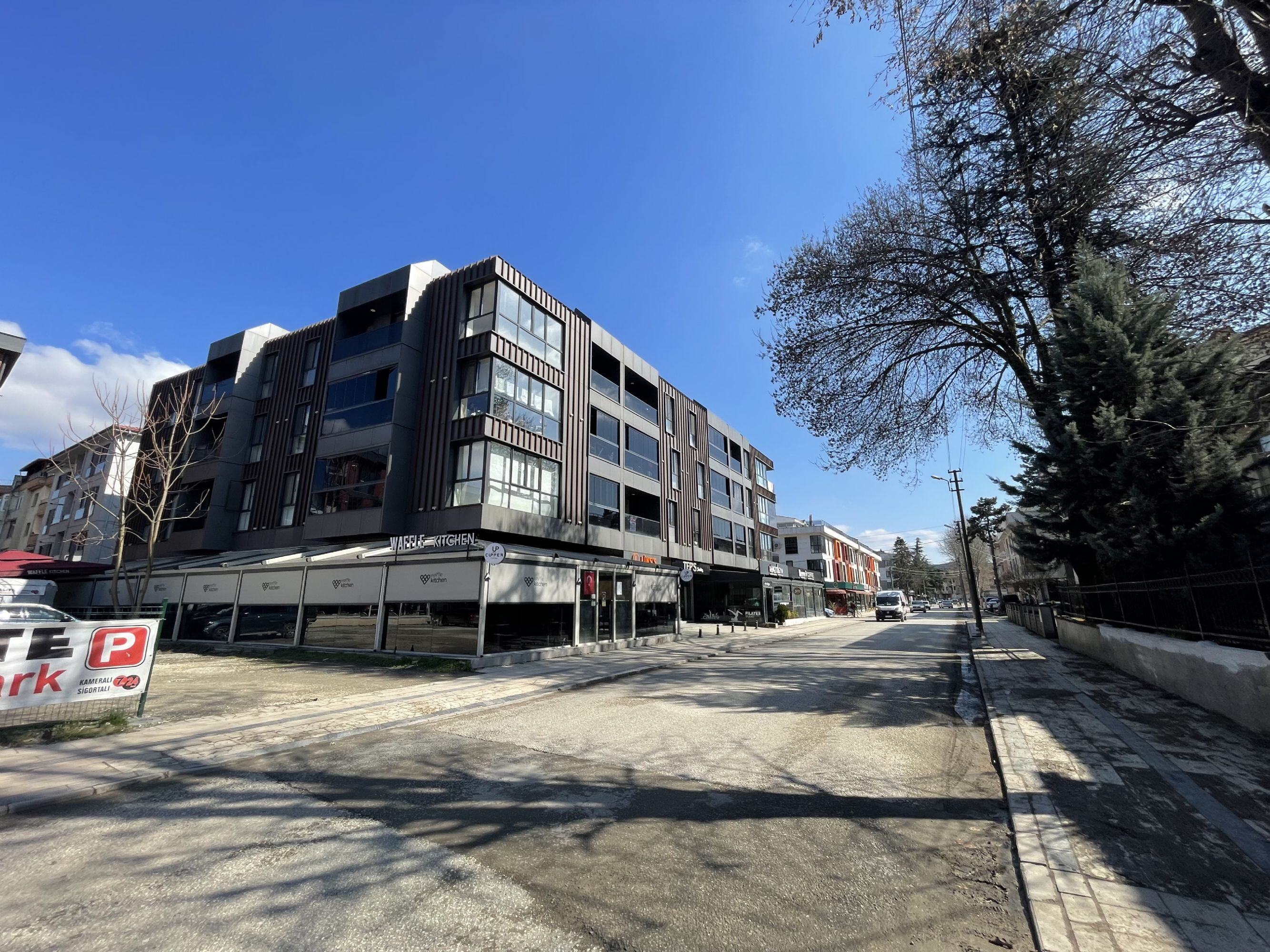 DÜZCE MERKEZ KÜLTÜR MAH ANA CAD ÜZERİNDE SATILIK DÜKKAN MAĞAZA