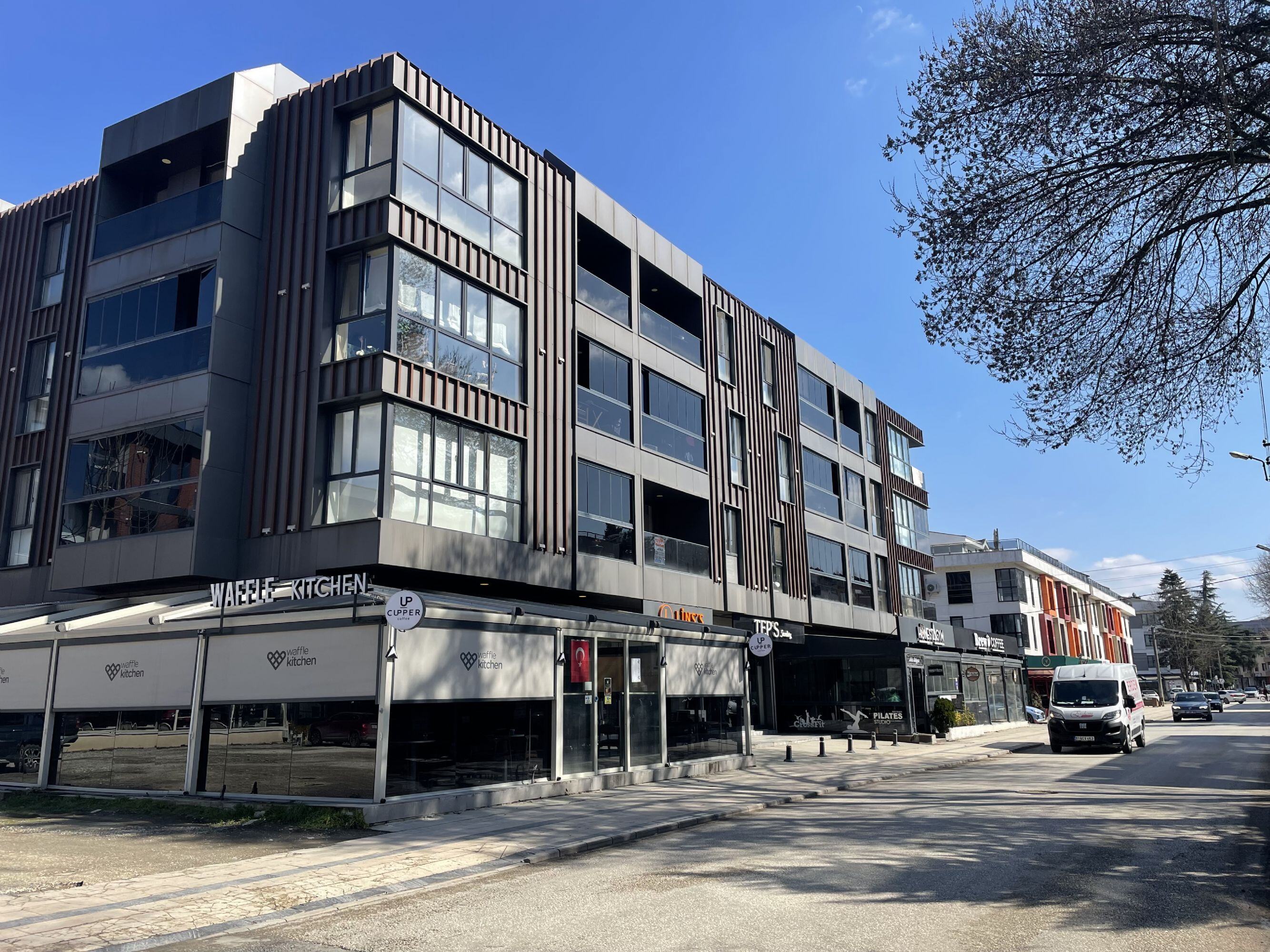 DÜZCE MERKEZ KÜLTÜR MAH ANA CAD ÜZERİNDE SATILIK DÜKKAN MAĞAZA