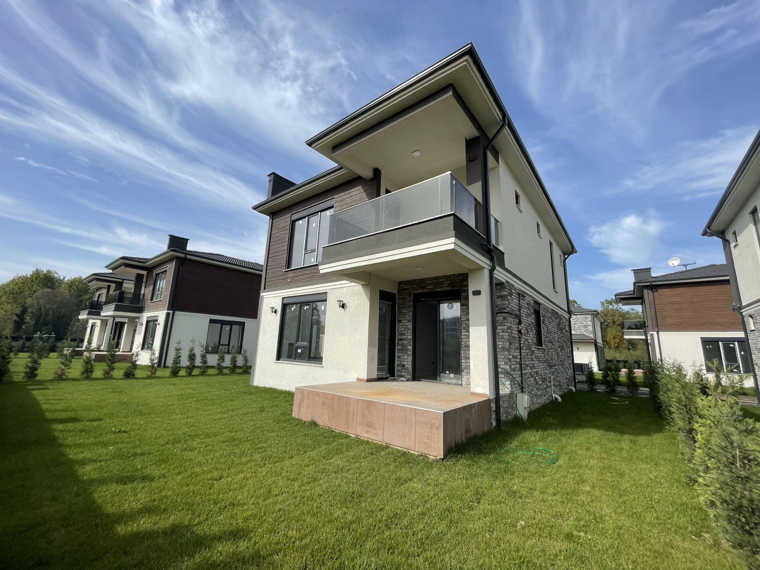 DÜZCE MERKEZ YAHYALAR MAH SATILIK TEKİL 4+1 VİLLA
