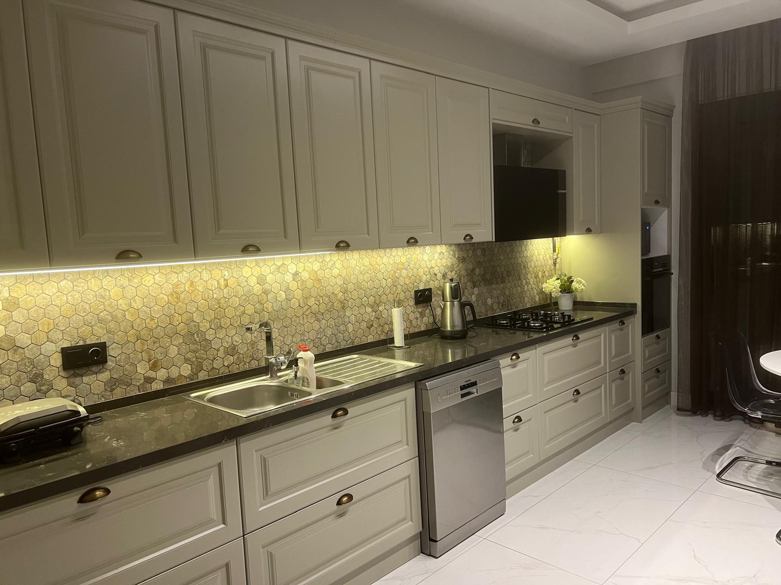 DÜZCE MERKEZ KUYUMCU HACIALİDE SATILIK KÖŞE 4+1 LÜX VİLLA