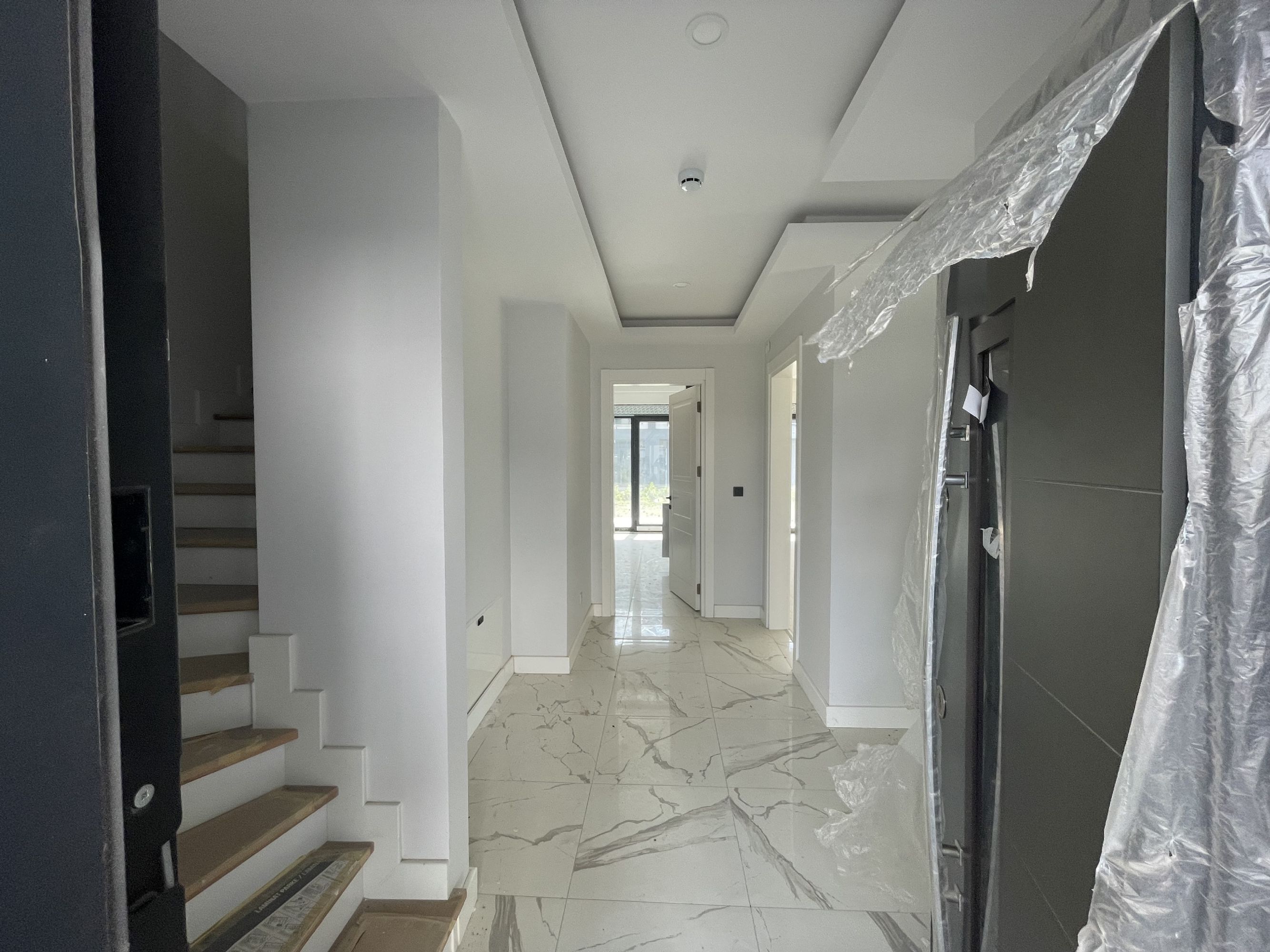 DÜZCE MERKEZ KUYUMCU HACIALİDE SATILIK KÖŞE 4+1 LÜX VİLLA