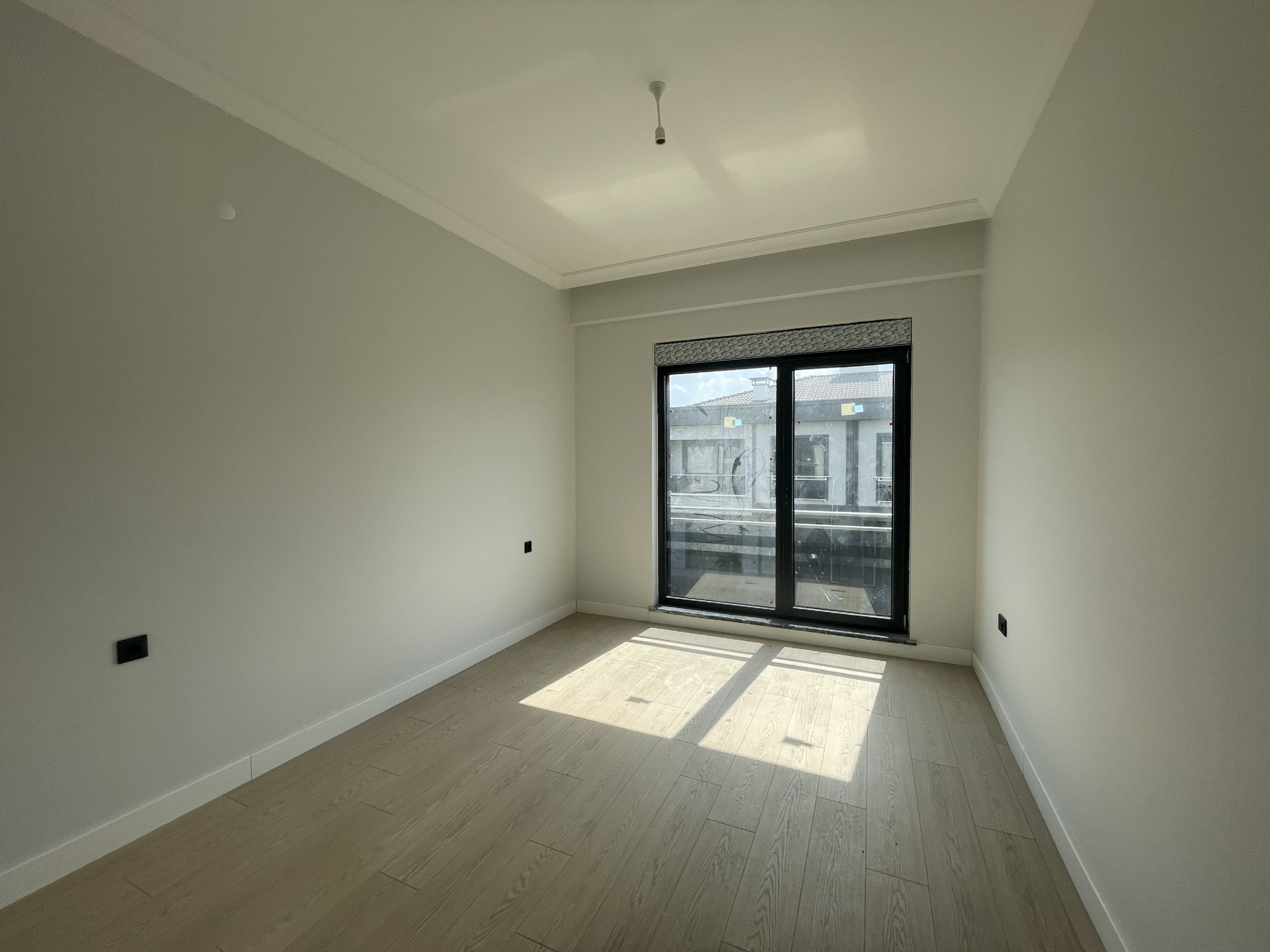 DÜZCE MERKEZ KUYUMCU HACIALİDE SATILIK KÖŞE 4+1 LÜX VİLLA