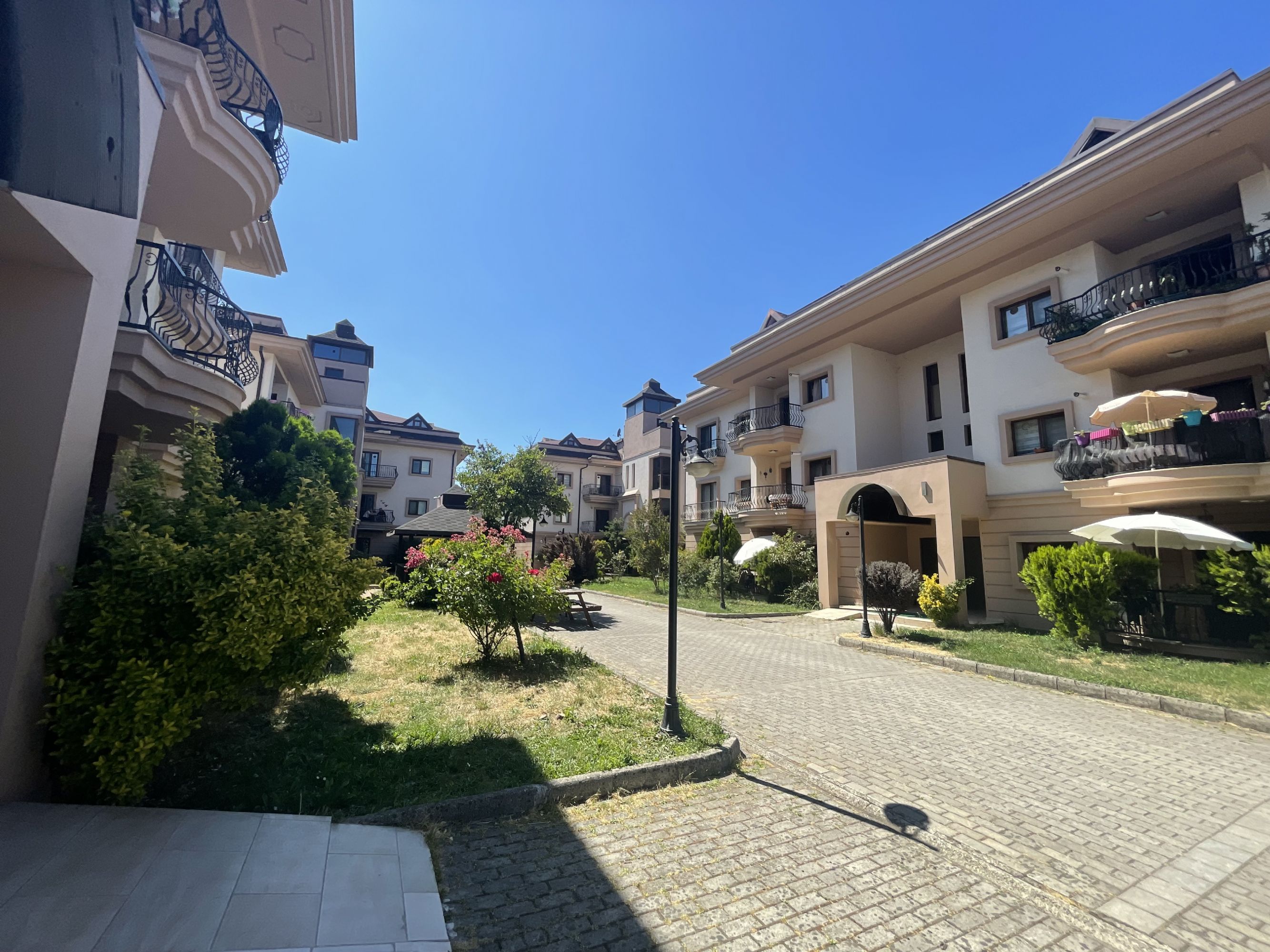 DÜZCE KÜLTÜR PARK SİTESİNDE ÖNÜ AÇIK SATILIK DUBLEX DAİRE