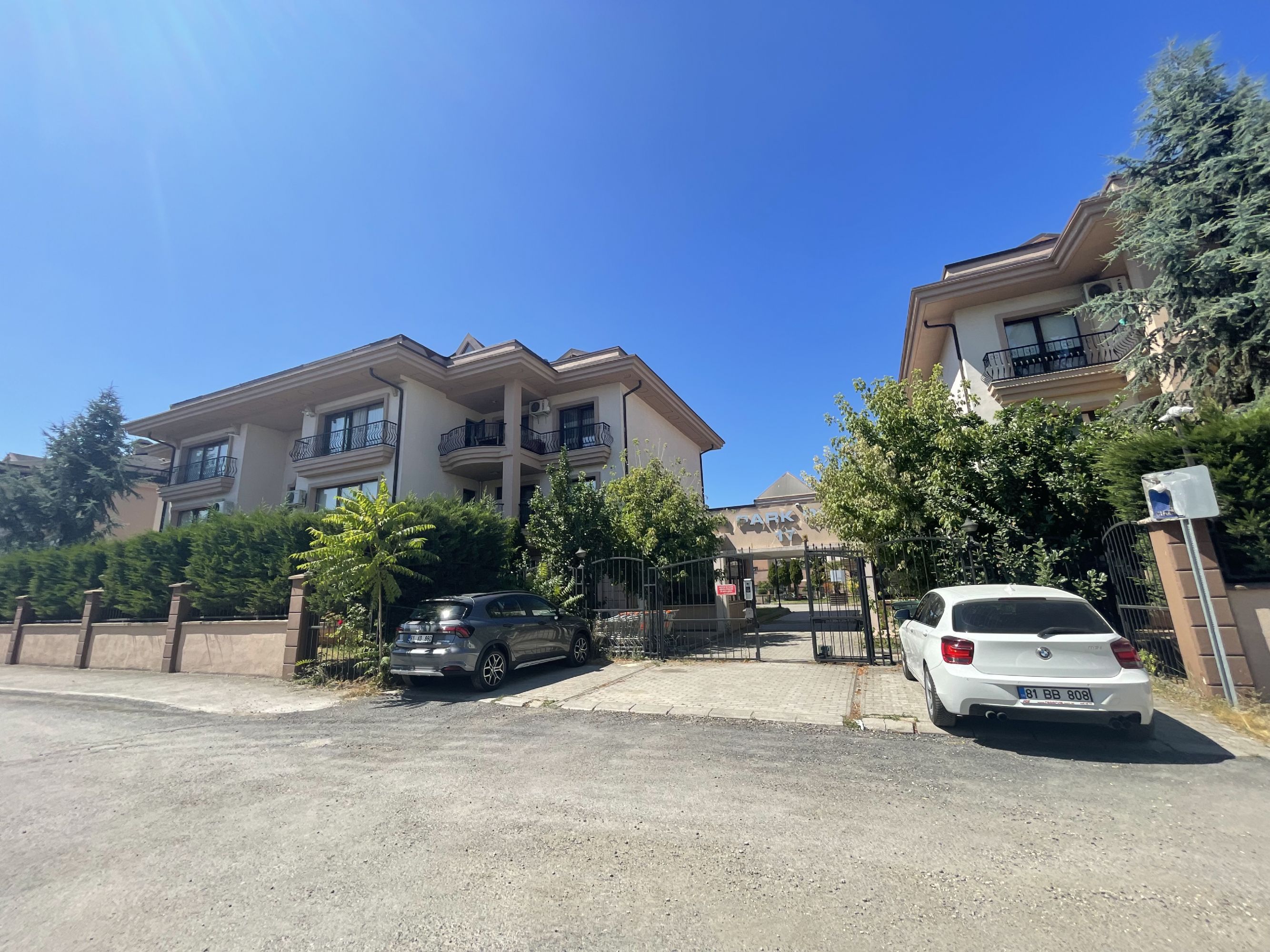 DÜZCE KÜLTÜR PARK SİTESİNDE ÖNÜ AÇIK SATILIK DUBLEX DAİRE