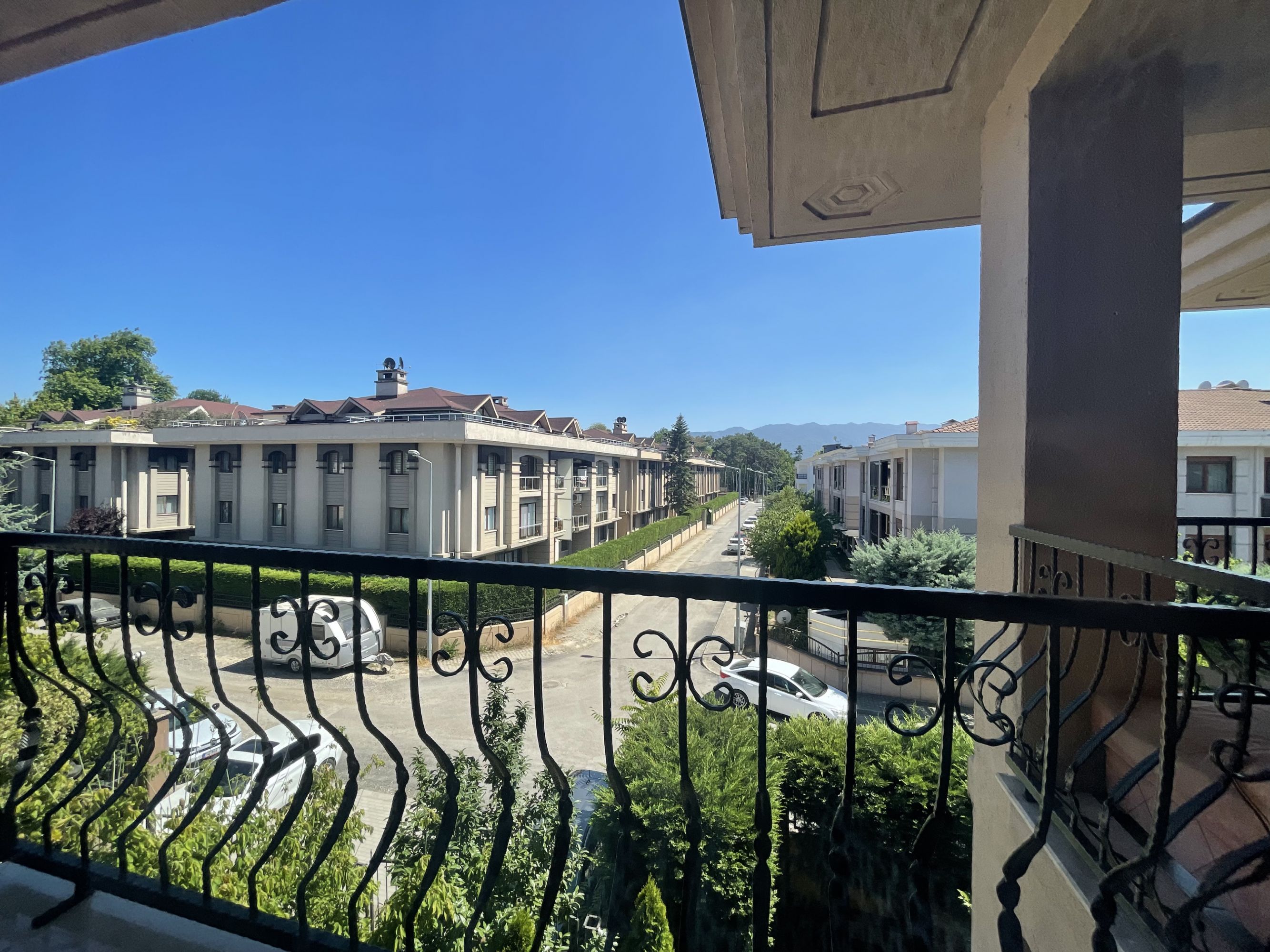 DÜZCE KÜLTÜR PARK SİTESİNDE ÖNÜ AÇIK SATILIK DUBLEX DAİRE