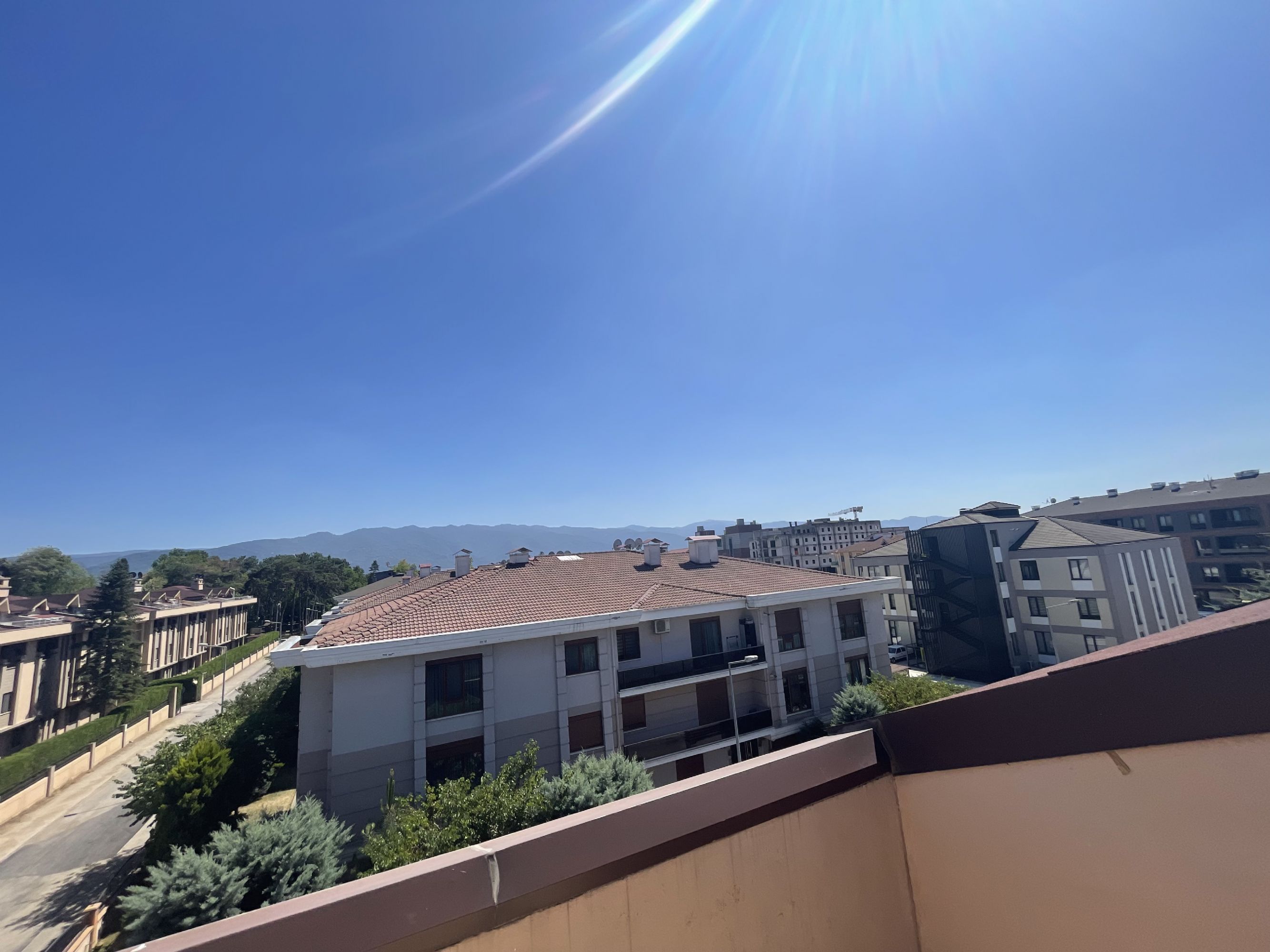 DÜZCE KÜLTÜR PARK SİTESİNDE ÖNÜ AÇIK SATILIK DUBLEX DAİRE