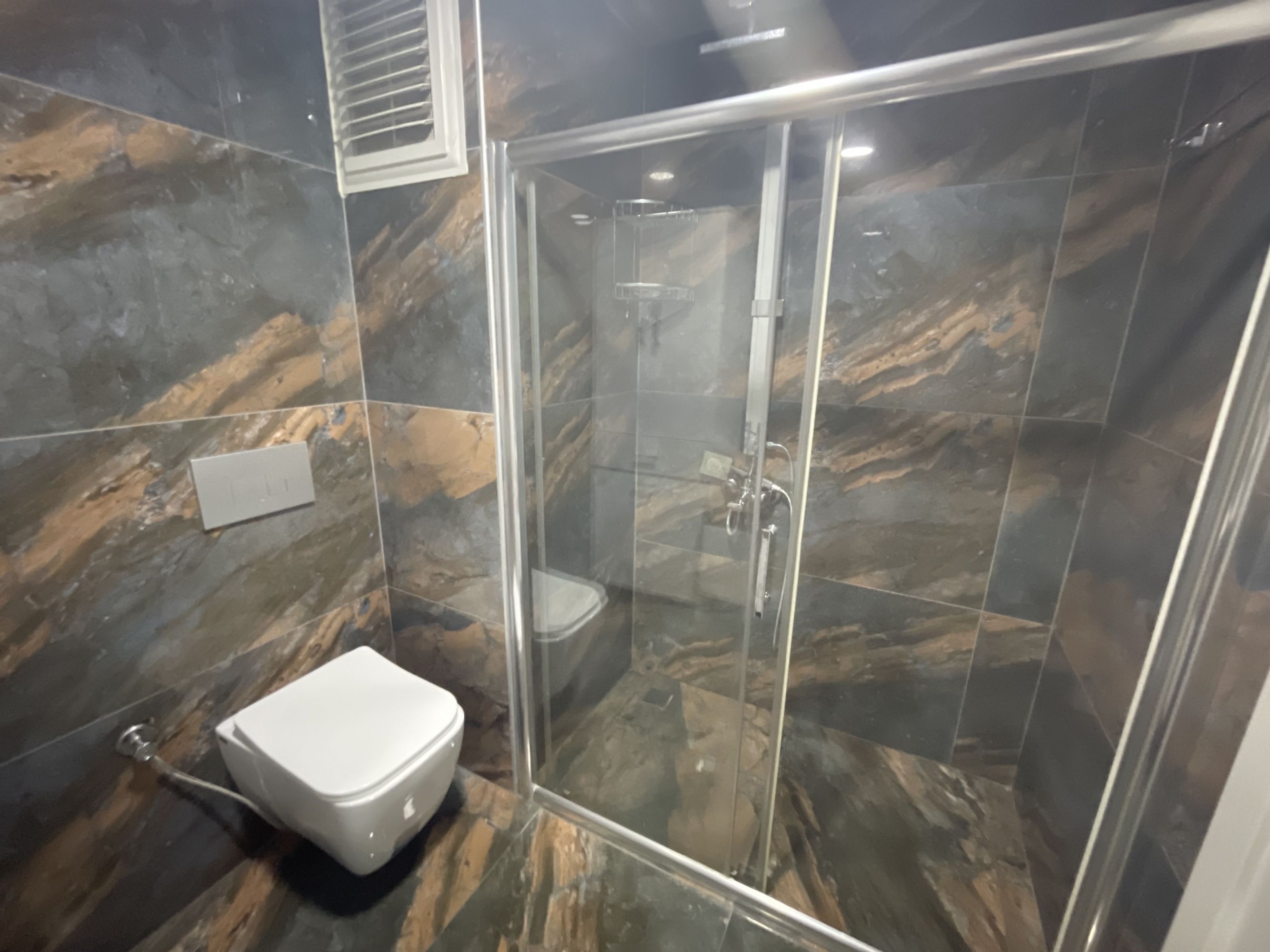 DÜZCE MERKEZ UZUNMUSTAFA MAH SATILIK EN ÜST KAT DAİRE