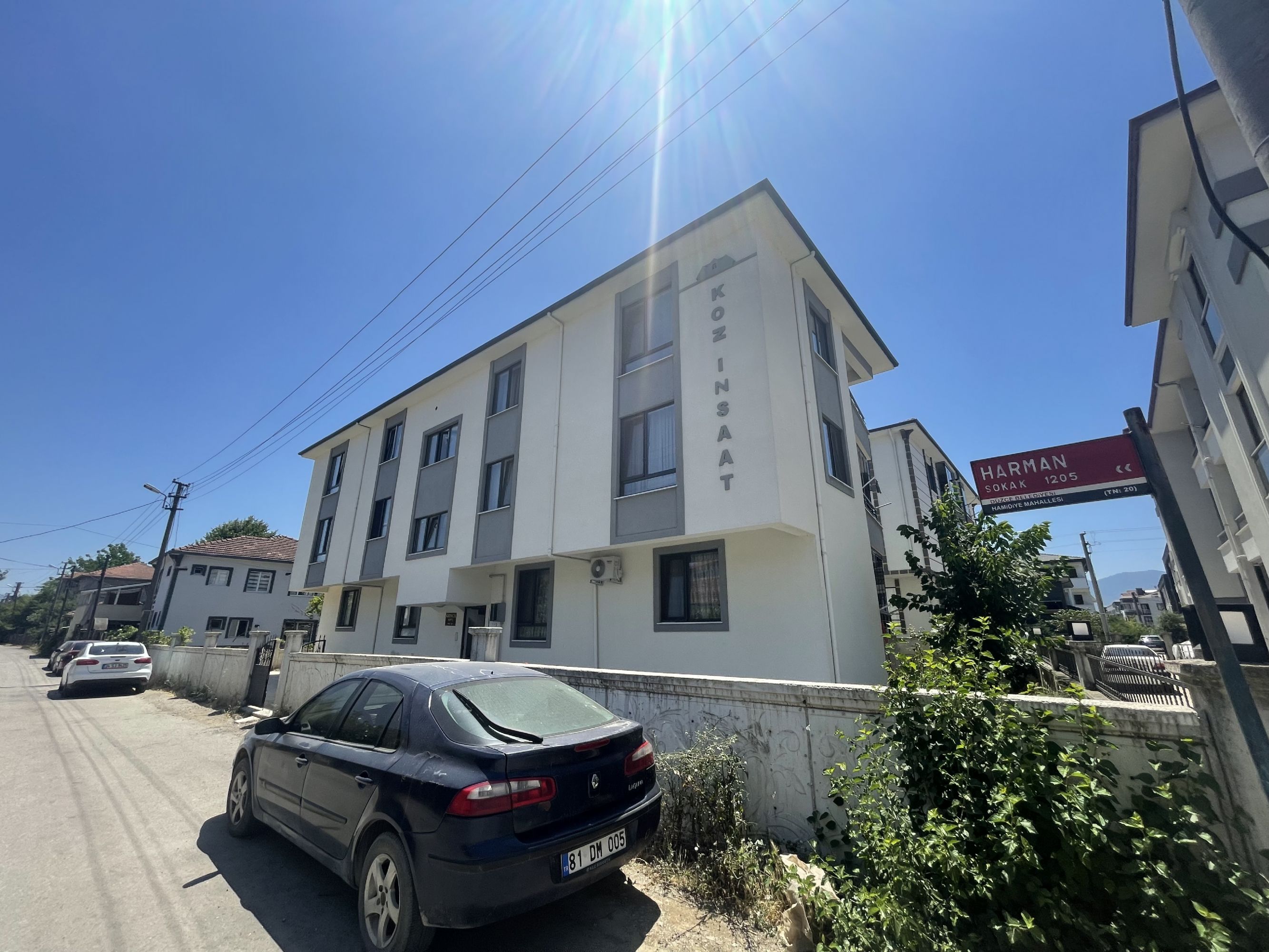DÜZCE MERKEZ HAMİDİYE MAH EN ÜST KAT KÖŞE 2+1 SATILIK DAİRE
