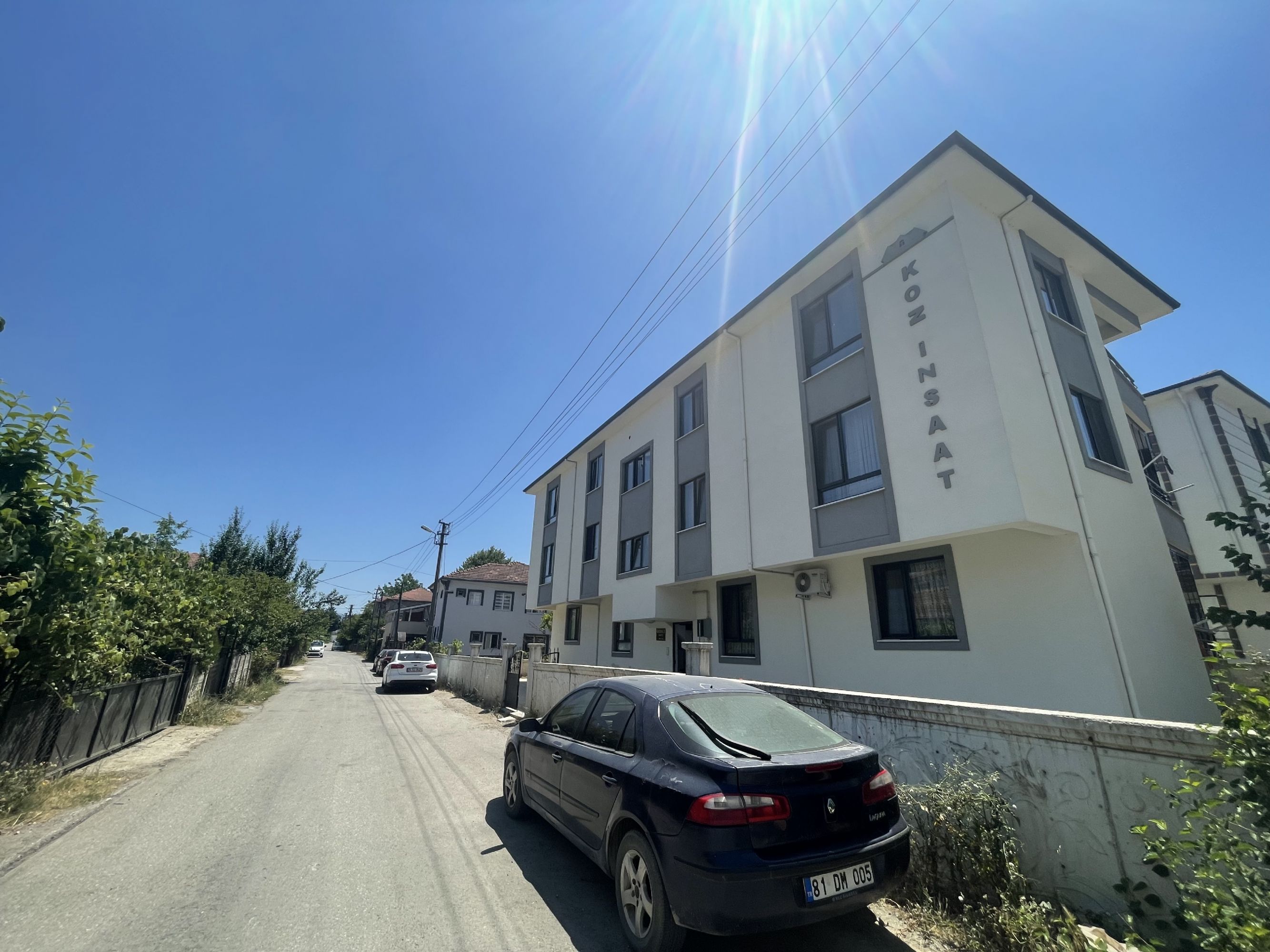 DÜZCE MERKEZ HAMİDİYE MAH EN ÜST KAT KÖŞE 2+1 SATILIK DAİRE