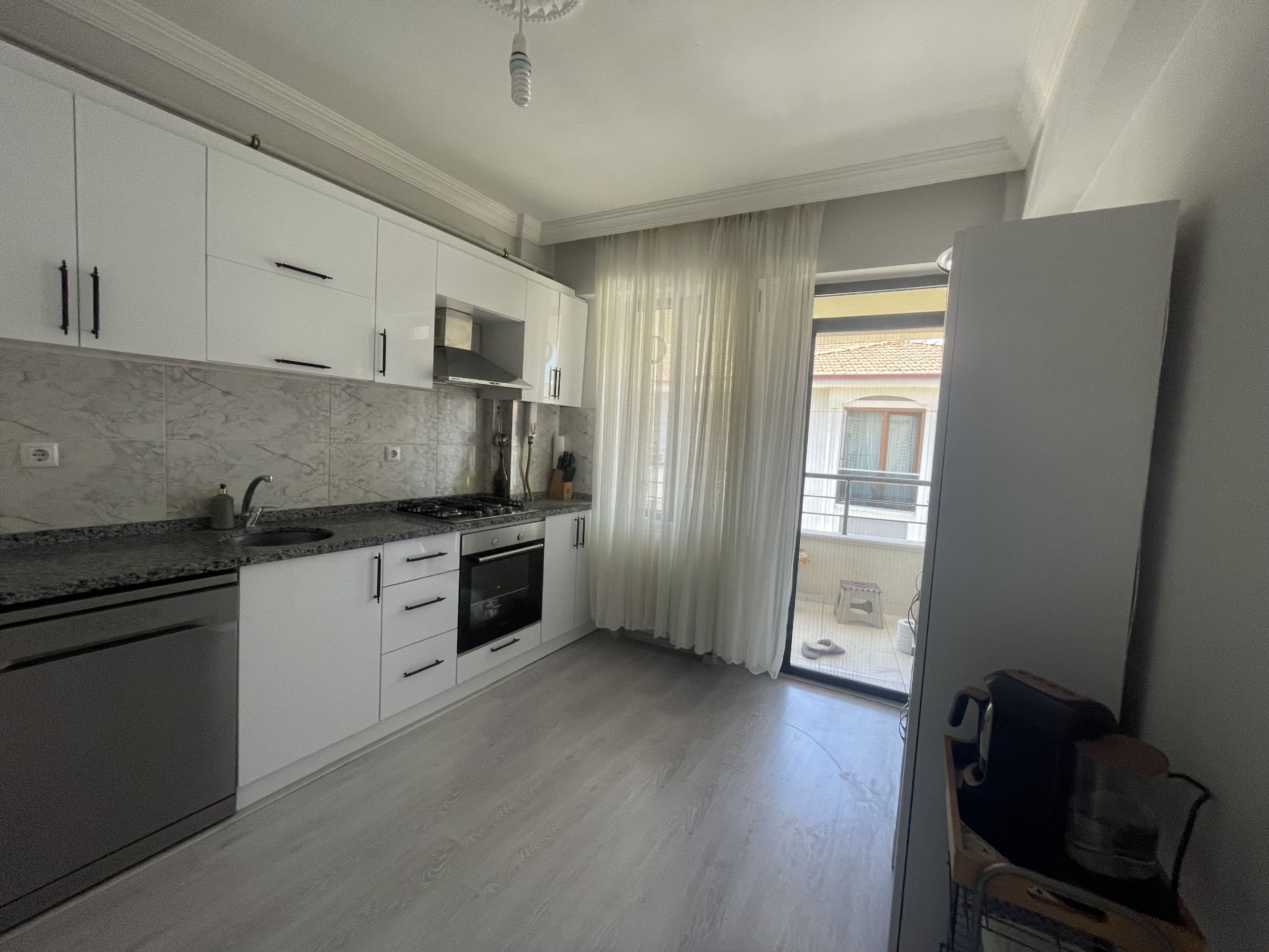 DÜZCE MERKEZ HAMİDİYE MAH EN ÜST KAT KÖŞE 2+1 SATILIK DAİRE